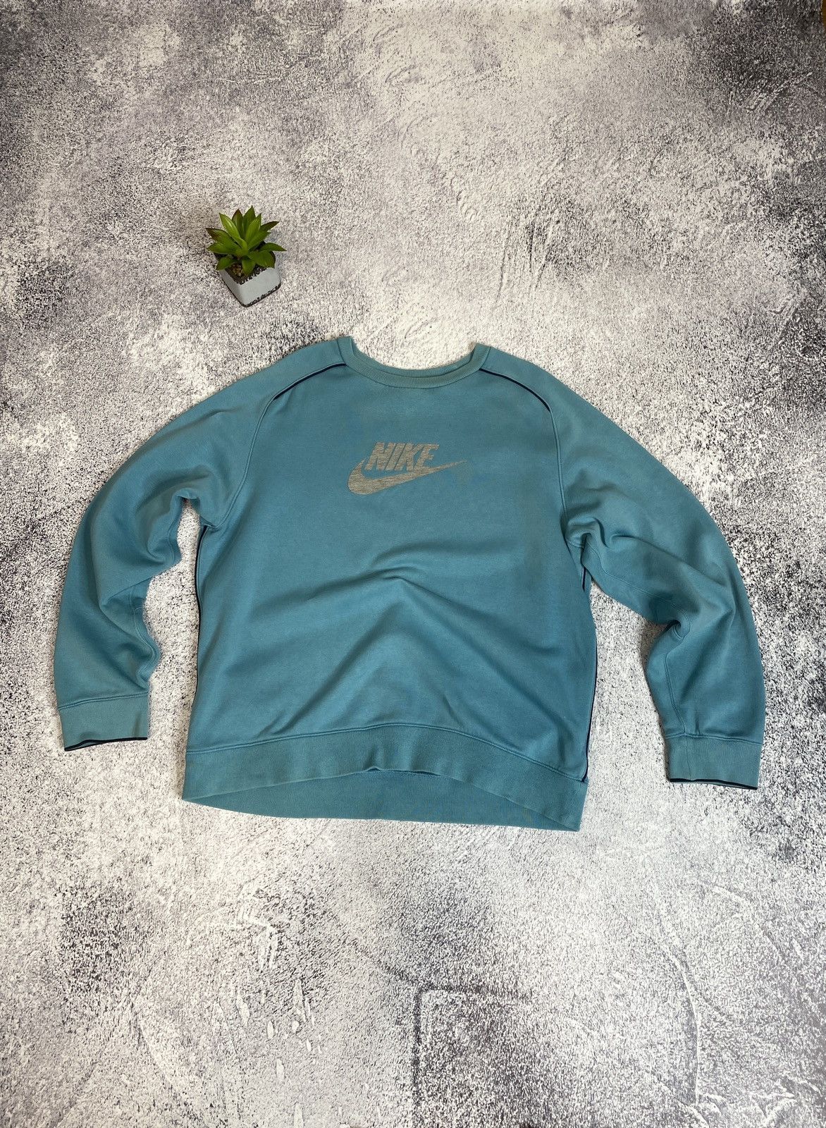 Nike Vintage Nike❤️ Sweatshirt Crewneck Embroidered Swoosh Logo Size US XL / EU 56 / 4 - 1 Thumbnail