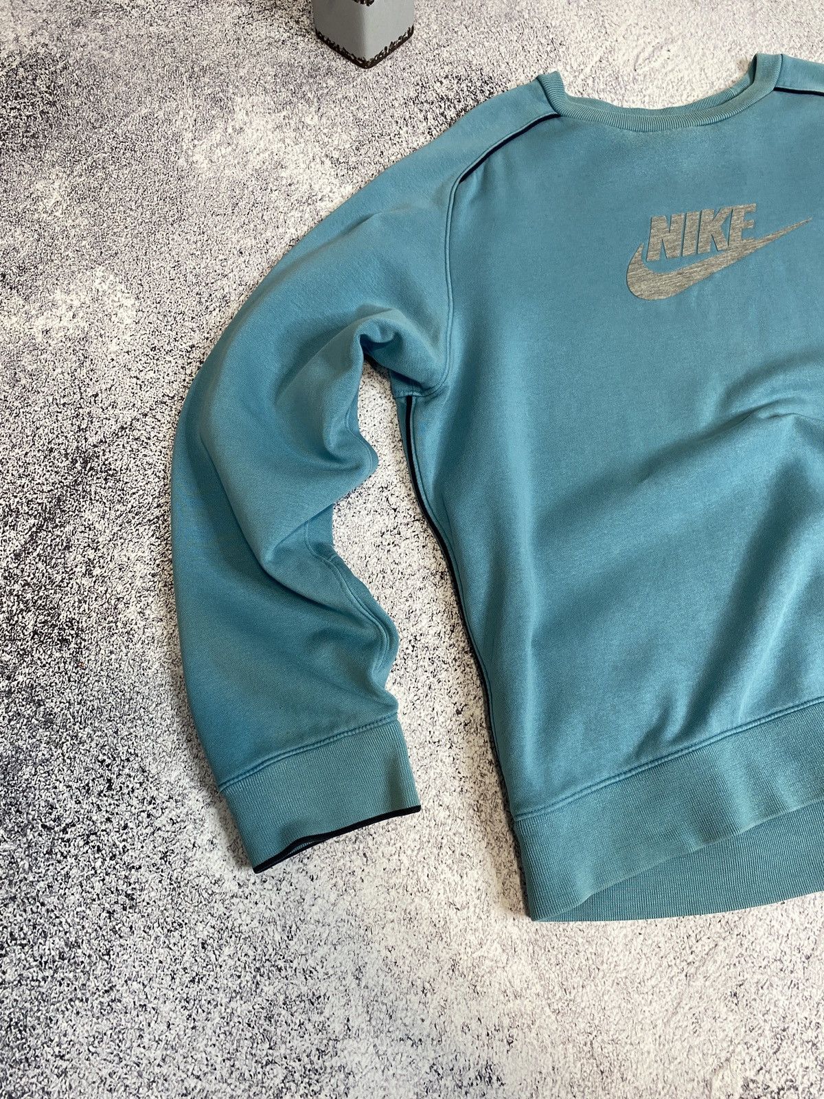 Nike Vintage Nike❤️ Sweatshirt Crewneck Embroidered Swoosh Logo Size US XL / EU 56 / 4 - 4 Thumbnail
