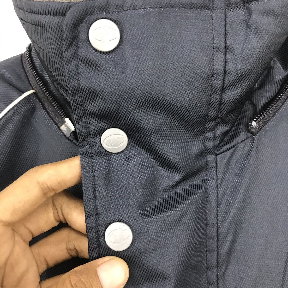 Champion VTG 90s CHAMPION BIG LOGO EMBROIDERY STREETWEAR JACKET Size US M / EU 48-50 / 2 - 6 Thumbnail