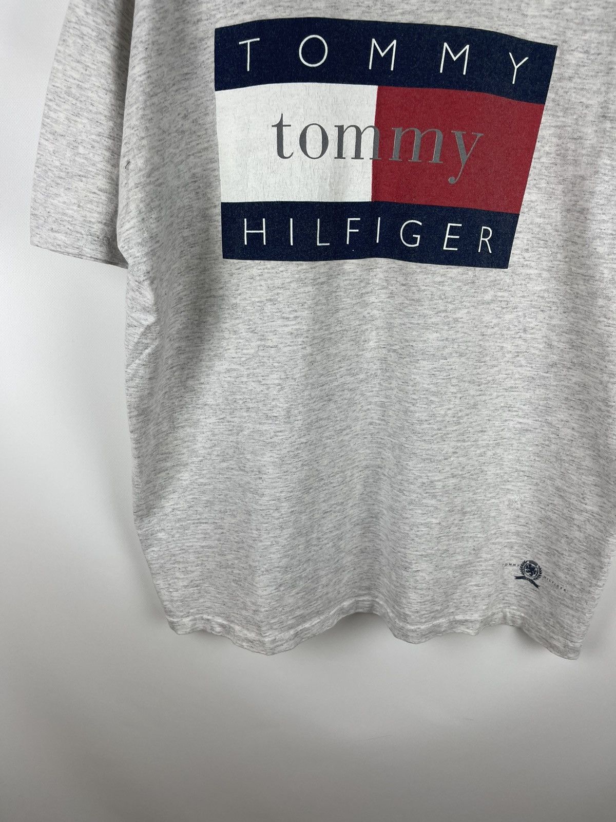 Tommy Hilfiger × Vintage Tommy Hilfiger vintage big logo printed single stitch shirt Size US XL / EU 56 / 4 - 4 Thumbnail