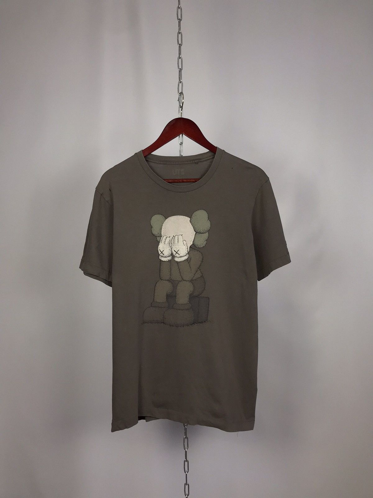 Kaws Kaws T-shirts big logo hype streetwear Size US M / EU 48-50 / 2 - 1 Thumbnail