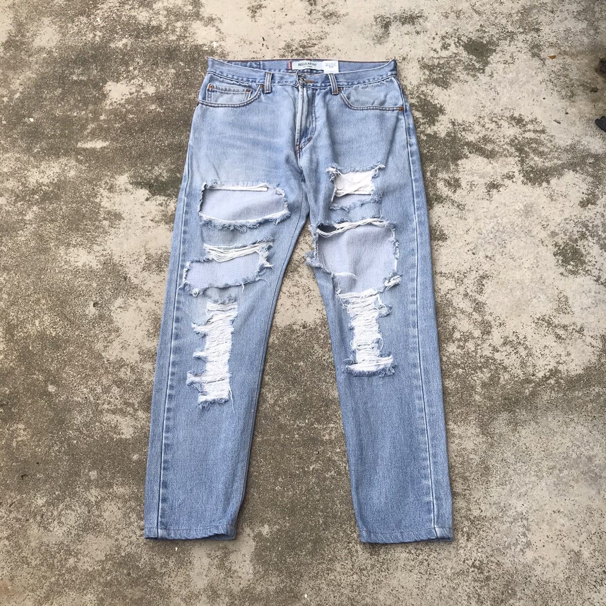RIPPED DISTRESSED DENIM LEVIS 505 LIGHT WASH PANT