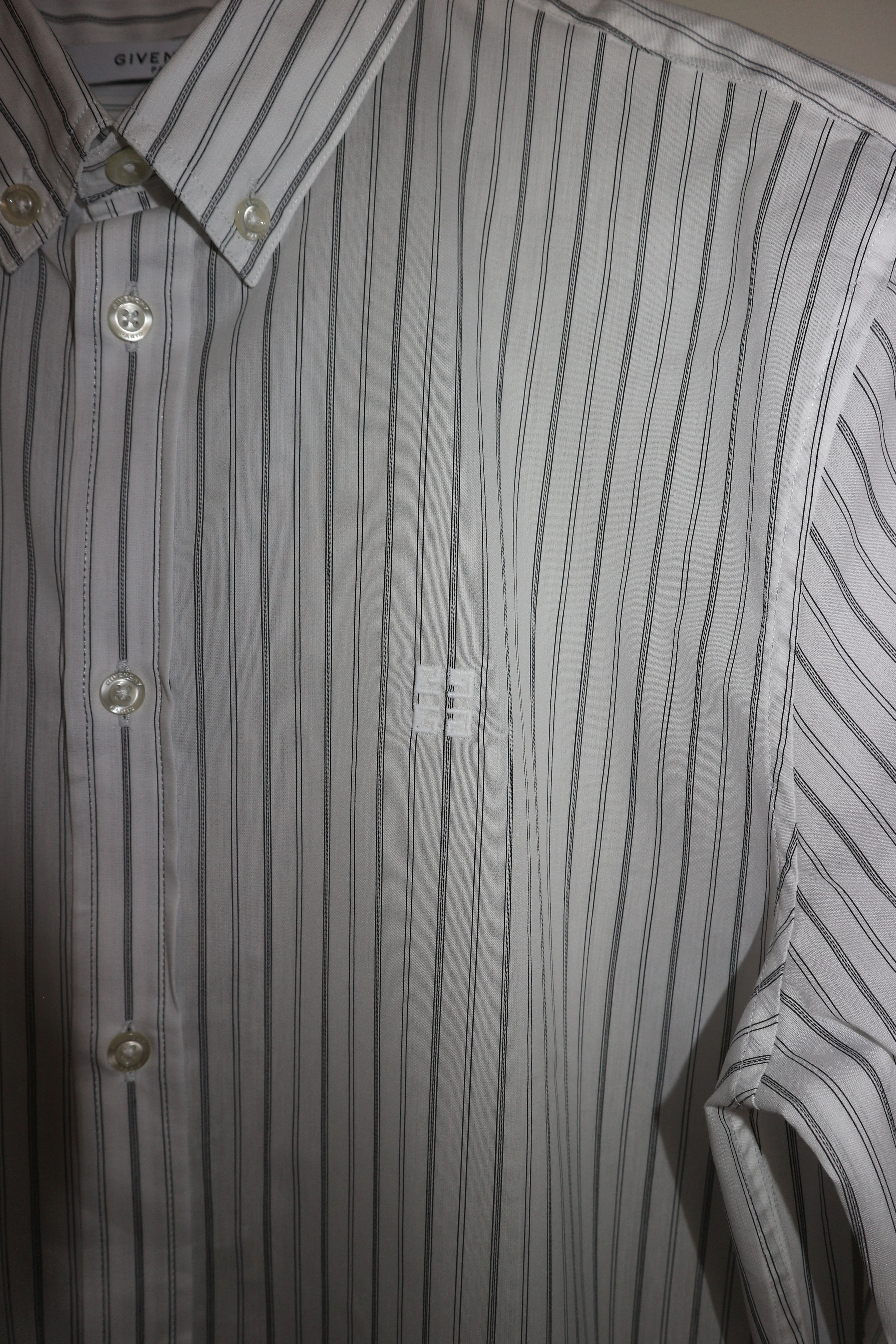 Givenchy 4G embroidered logo shirt Size US L / EU 52-54 / 3 - 2 Thumbnail