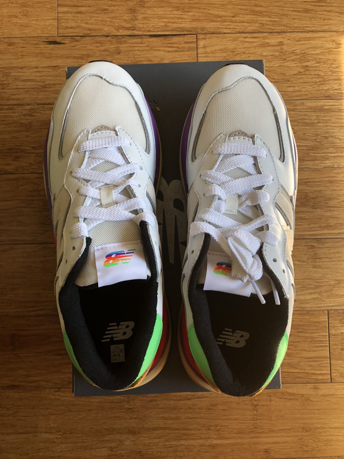 New Balance 🌈New balance M5740 white purple rainbow us 9.5 D uk 9 🌈 Size US 9.5 / EU 42-43 - 2 Thumbnail
