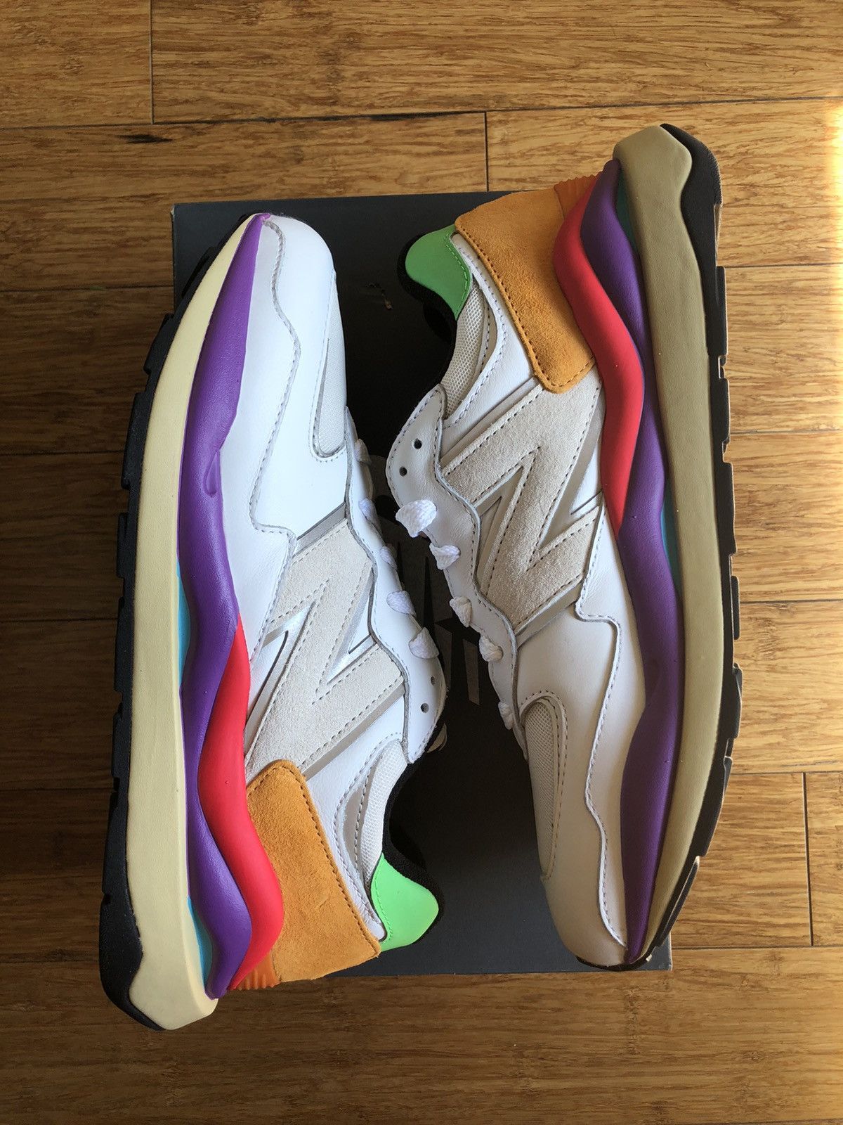 New Balance 🌈New balance M5740 white purple rainbow us 9.5 D uk 9 🌈 Size US 9.5 / EU 42-43 - 1 Thumbnail