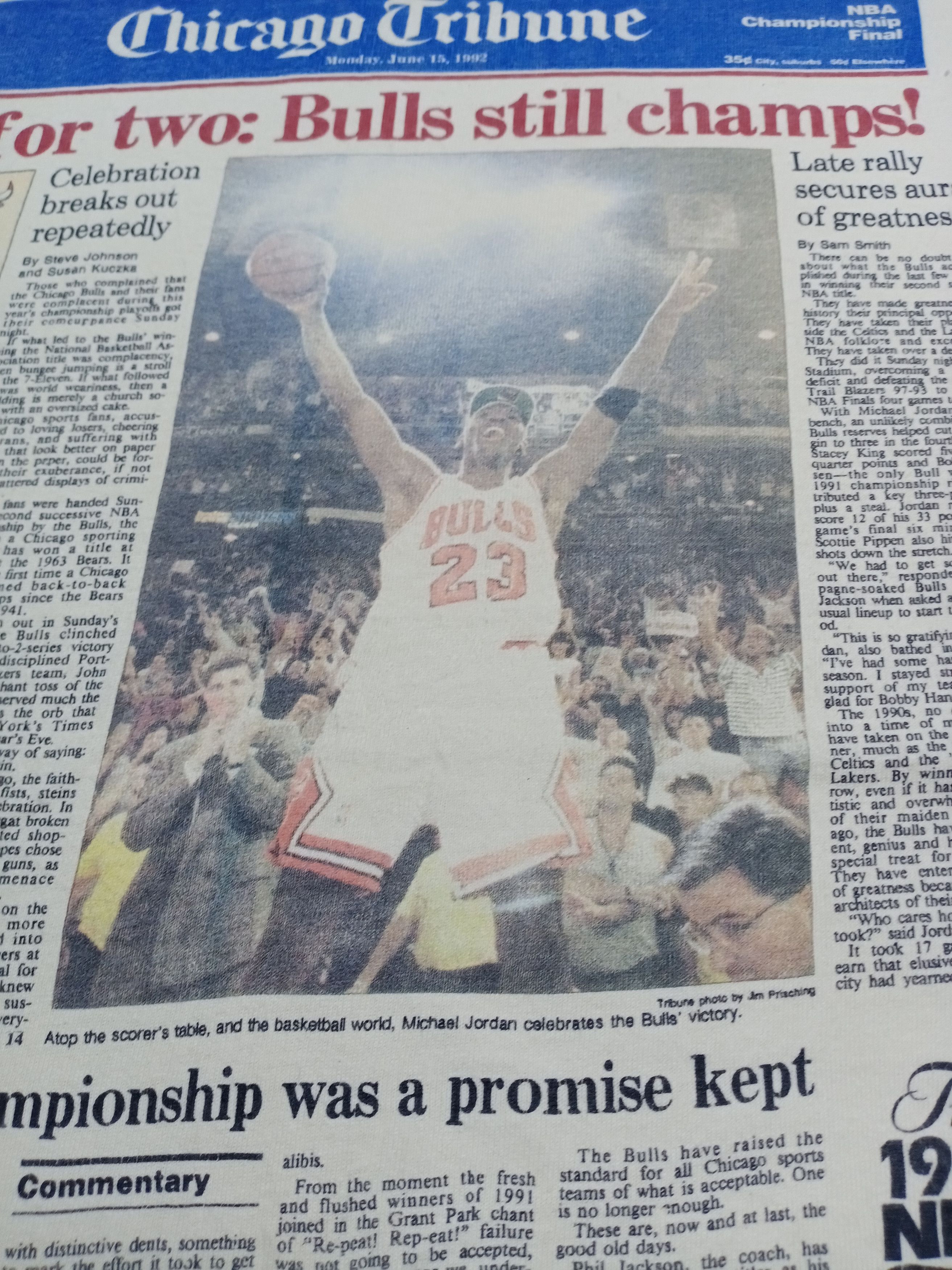 Jordan Brand × NBA × Vintage Vtg 1992 Micheal Jordan Champion Chicago Tribune T-shirt Size US XL / EU 56 / 4 - 7 Thumbnail
