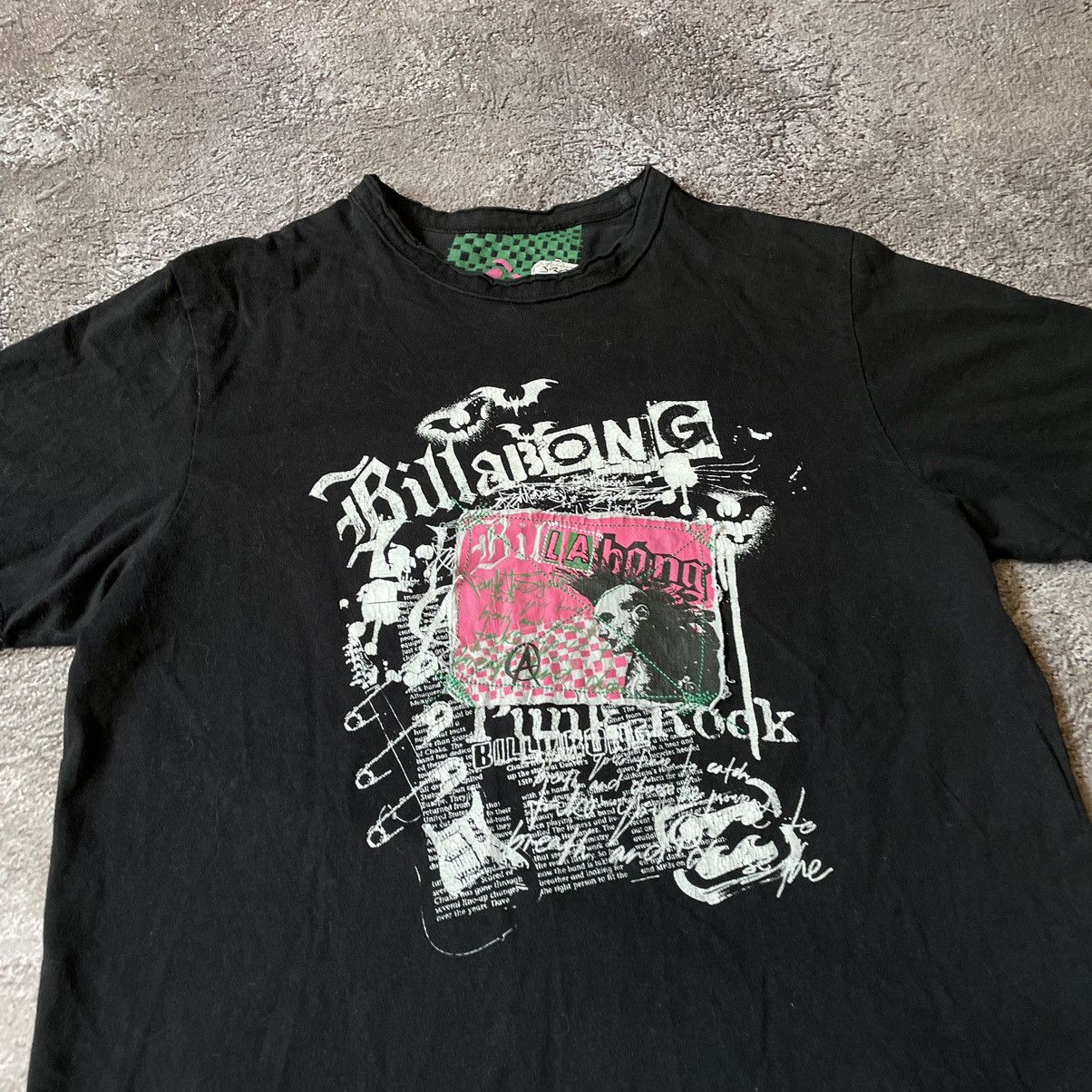 Vintage Vintage Y2K Billabong Thrashed Graphic Tee Skate Black M Size US M / EU 48-50 / 2 - 2 Thumbnail