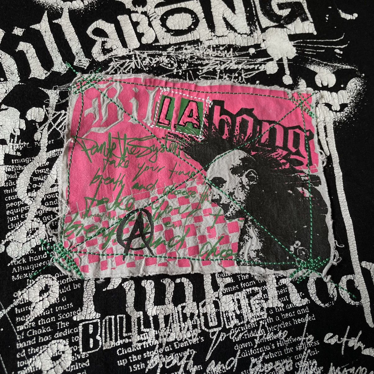 Vintage Vintage Y2K Billabong Thrashed Graphic Tee Skate Black M Size US M / EU 48-50 / 2 - 8 Thumbnail