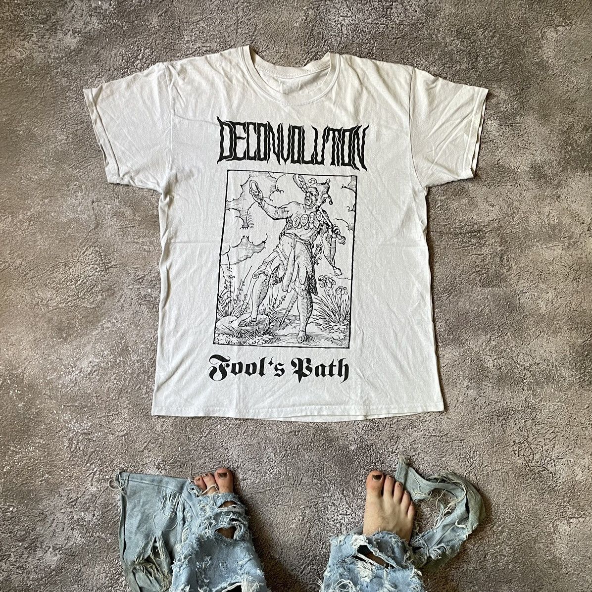 Vintage Vintage Y2K Graphic Tee Punk Aesthetic Sun Faded Cream XL Size US XL / EU 56 / 4 - 1 Thumbnail