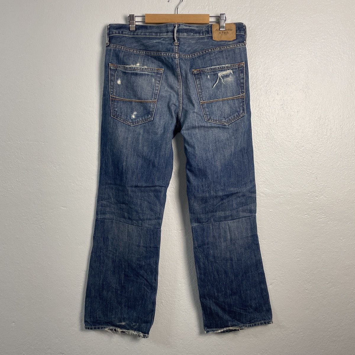 Abercrombie & Fitch Vintage Abercrombie & Fitch Distressed Denim Jeans Size US 35 - 7 Thumbnail