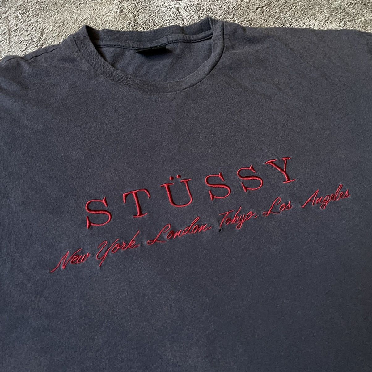 Vintage Vintage Y2K Stussy Graphic Tee Sun Faded Streetwear Boxy M Size US M / EU 48-50 / 2 - 2 Thumbnail