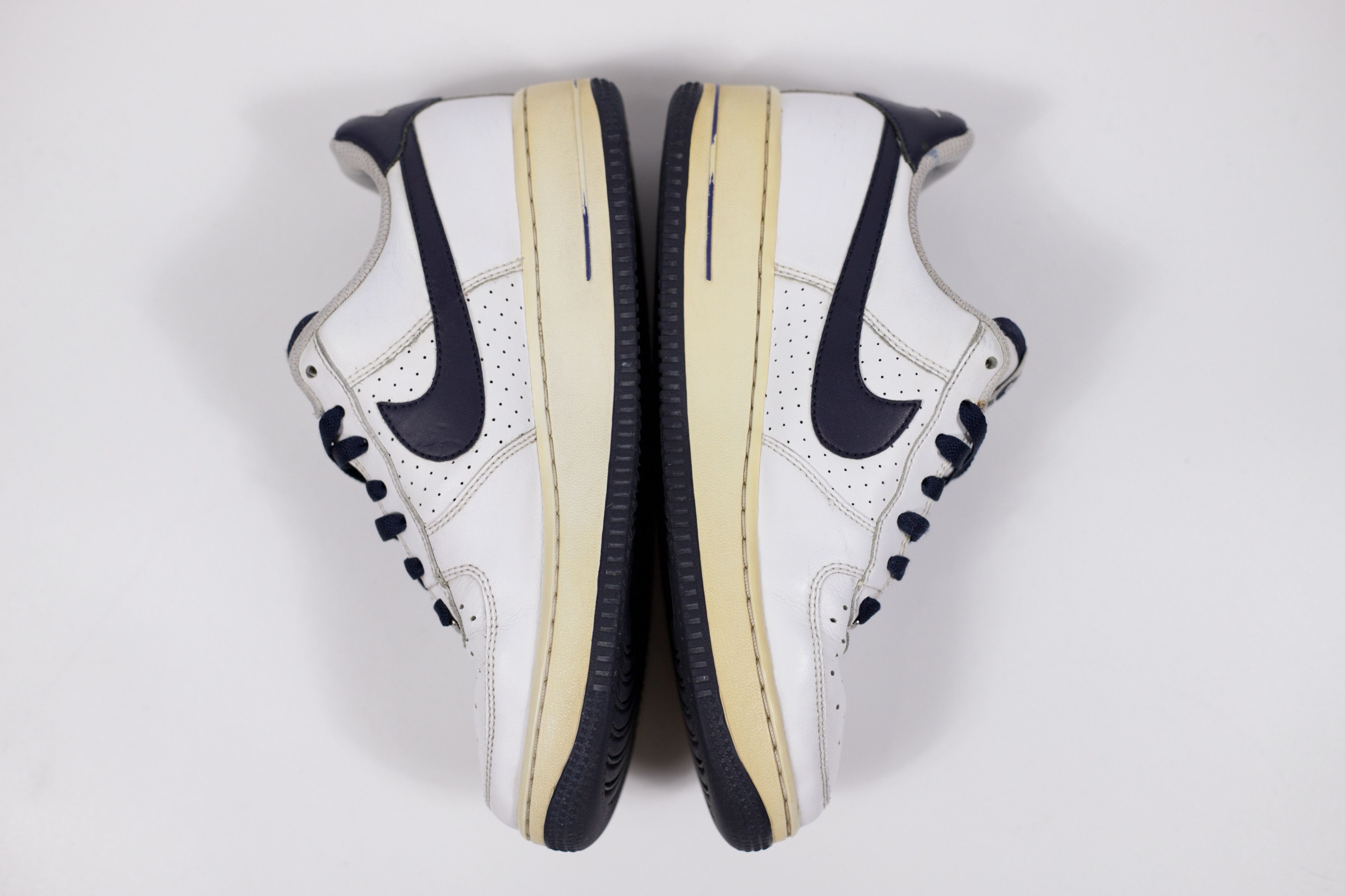Nike 2009 Nike Air Force 1 Low Perf White Obsidian Size US 6 / EU 39 - 3 Thumbnail