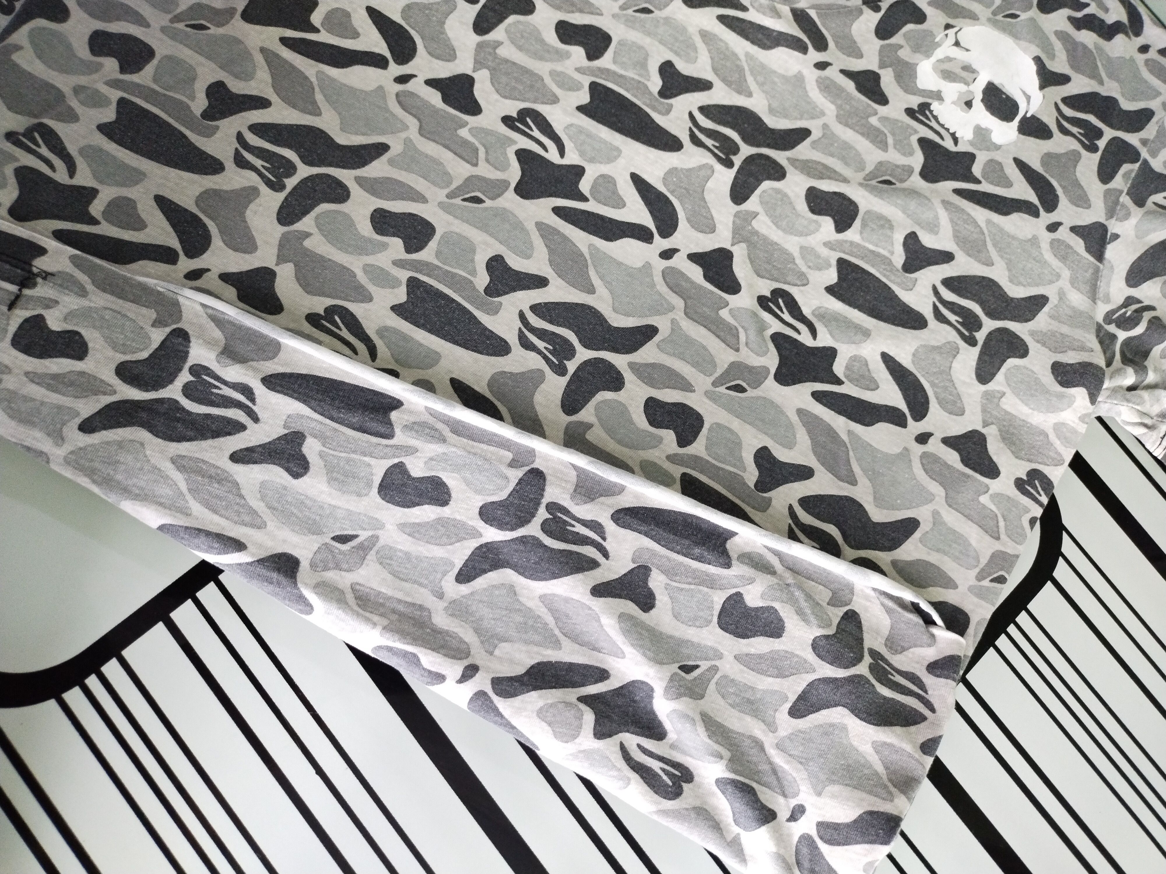 Japanese Brand SKULL CAMO CONTINUE TO HOVER TEE Size US M / EU 48-50 / 2 - 12 Thumbnail