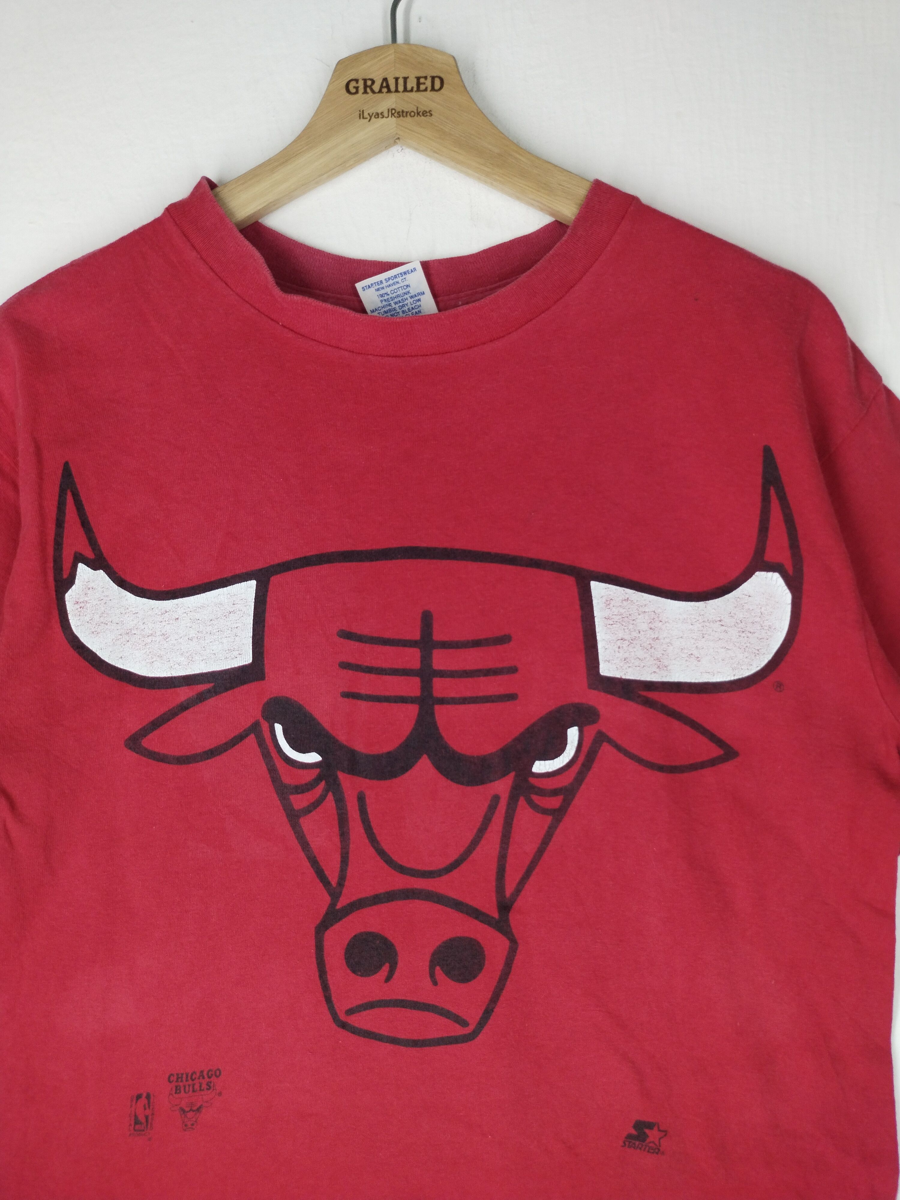 NBA THRASHED VINTAGE CHICAGO BULLS STARTER RED TEE Size US S / EU 44-46 / 1 - 10 Thumbnail