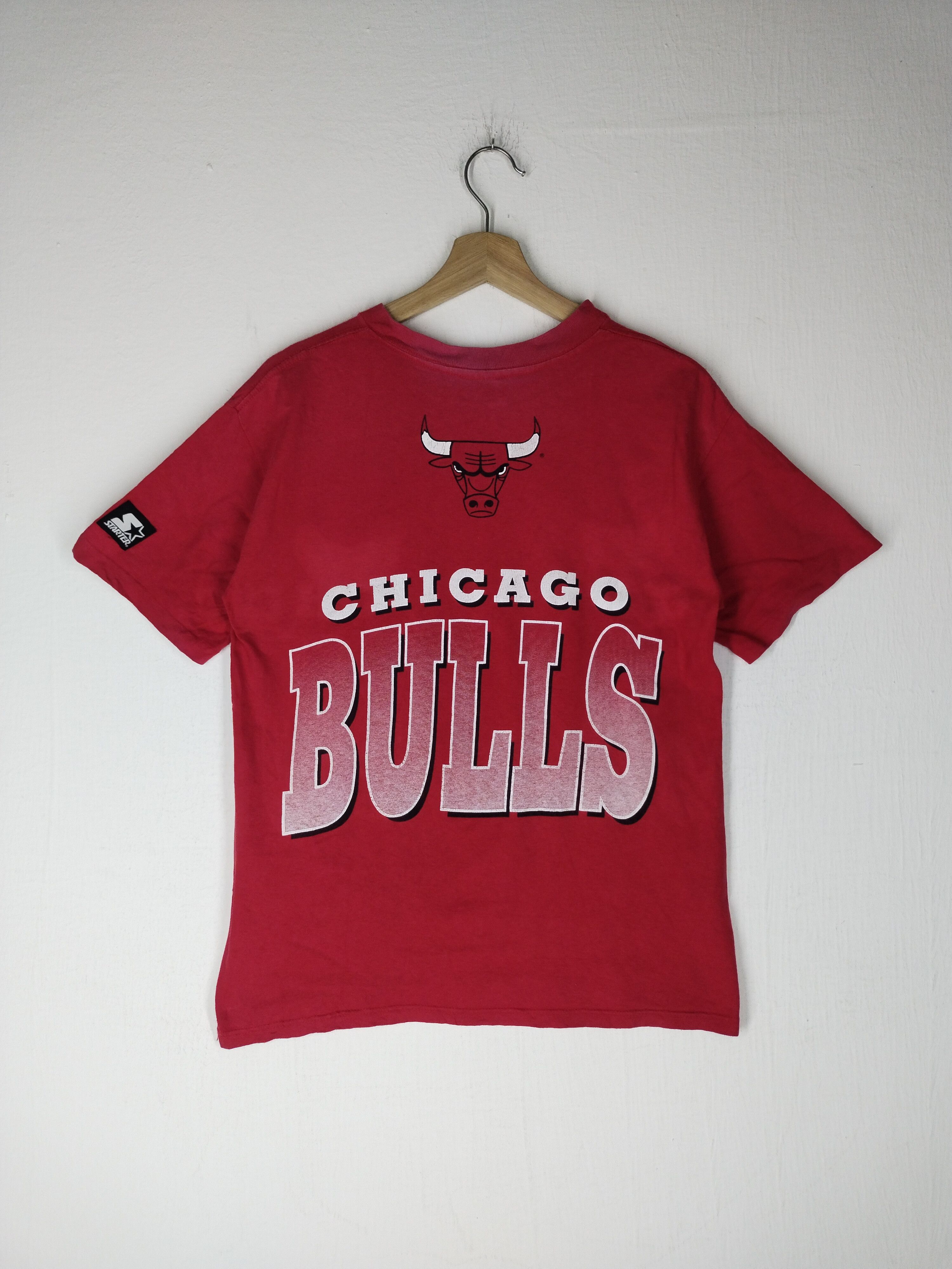 NBA THRASHED VINTAGE CHICAGO BULLS STARTER RED TEE Size US S / EU 44-46 / 1 - 6 Thumbnail