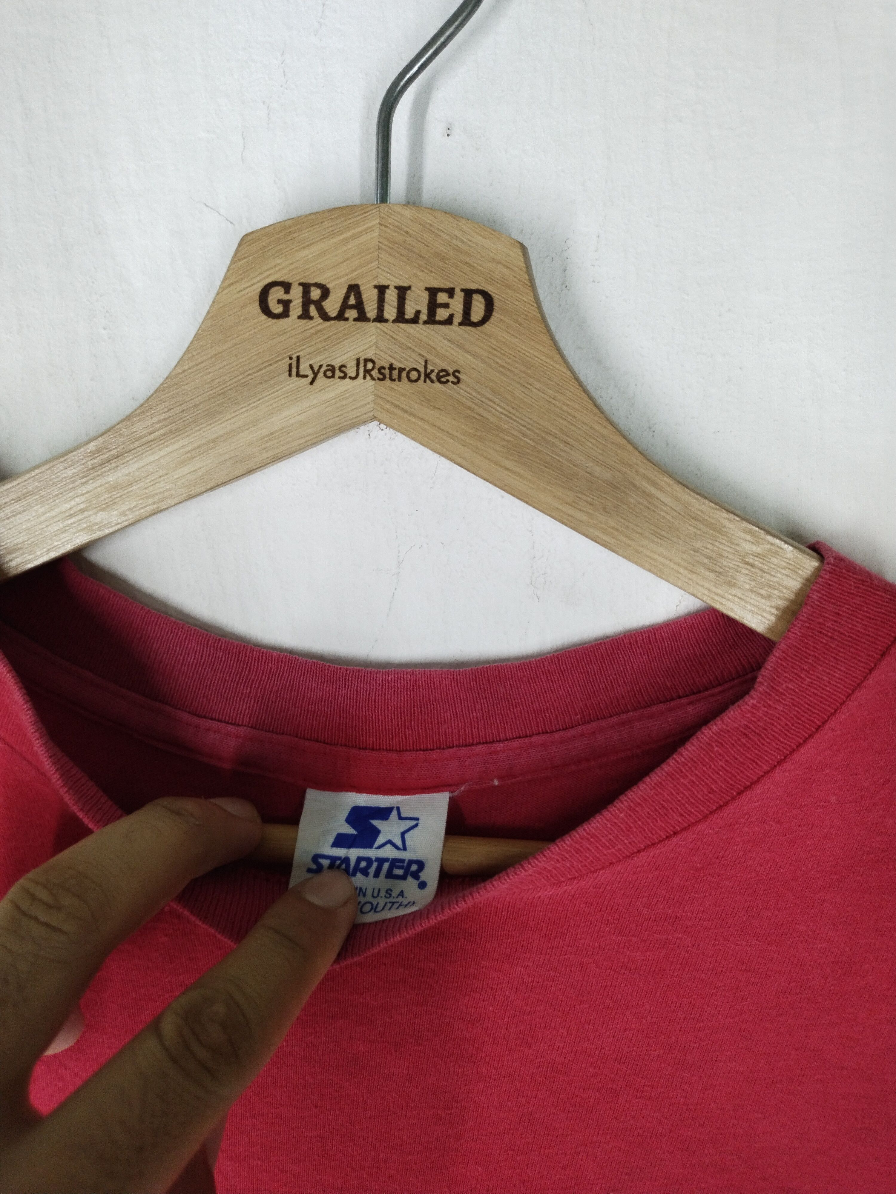 NBA THRASHED VINTAGE CHICAGO BULLS STARTER RED TEE Size US S / EU 44-46 / 1 - 15 Thumbnail