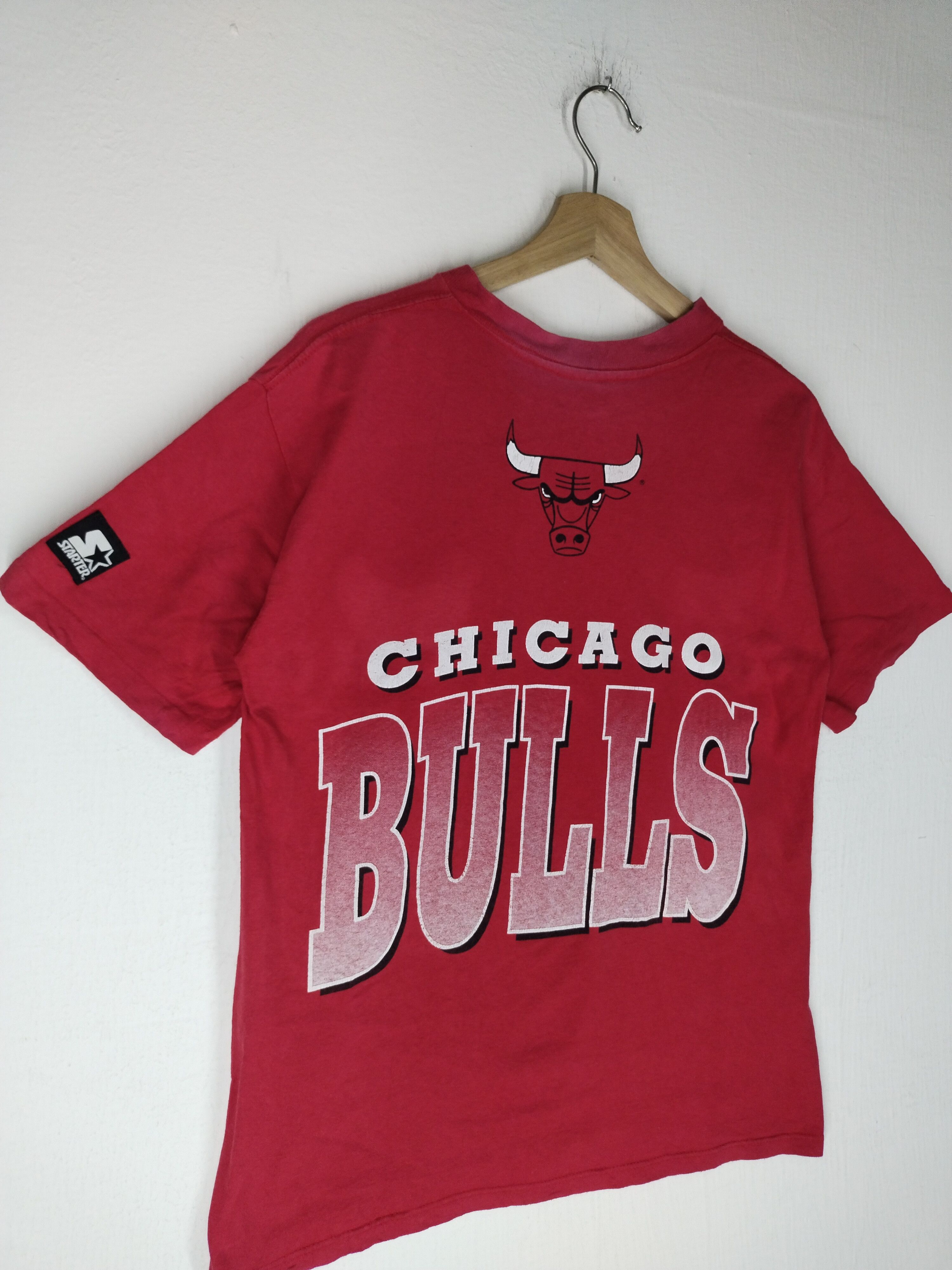NBA THRASHED VINTAGE CHICAGO BULLS STARTER RED TEE Size US S / EU 44-46 / 1 - 3 Thumbnail