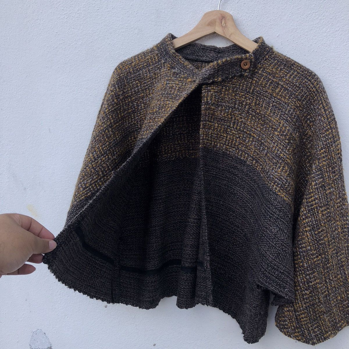Japanese Brand VINTAGE CROPPED LONG SLEEVE TRITONE COLOUR Size US M / EU 48-50 / 2 - 5 Thumbnail