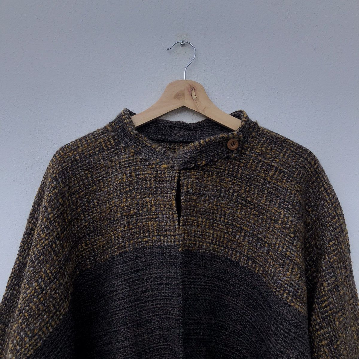 Japanese Brand VINTAGE CROPPED LONG SLEEVE TRITONE COLOUR Size US M / EU 48-50 / 2 - 4 Thumbnail
