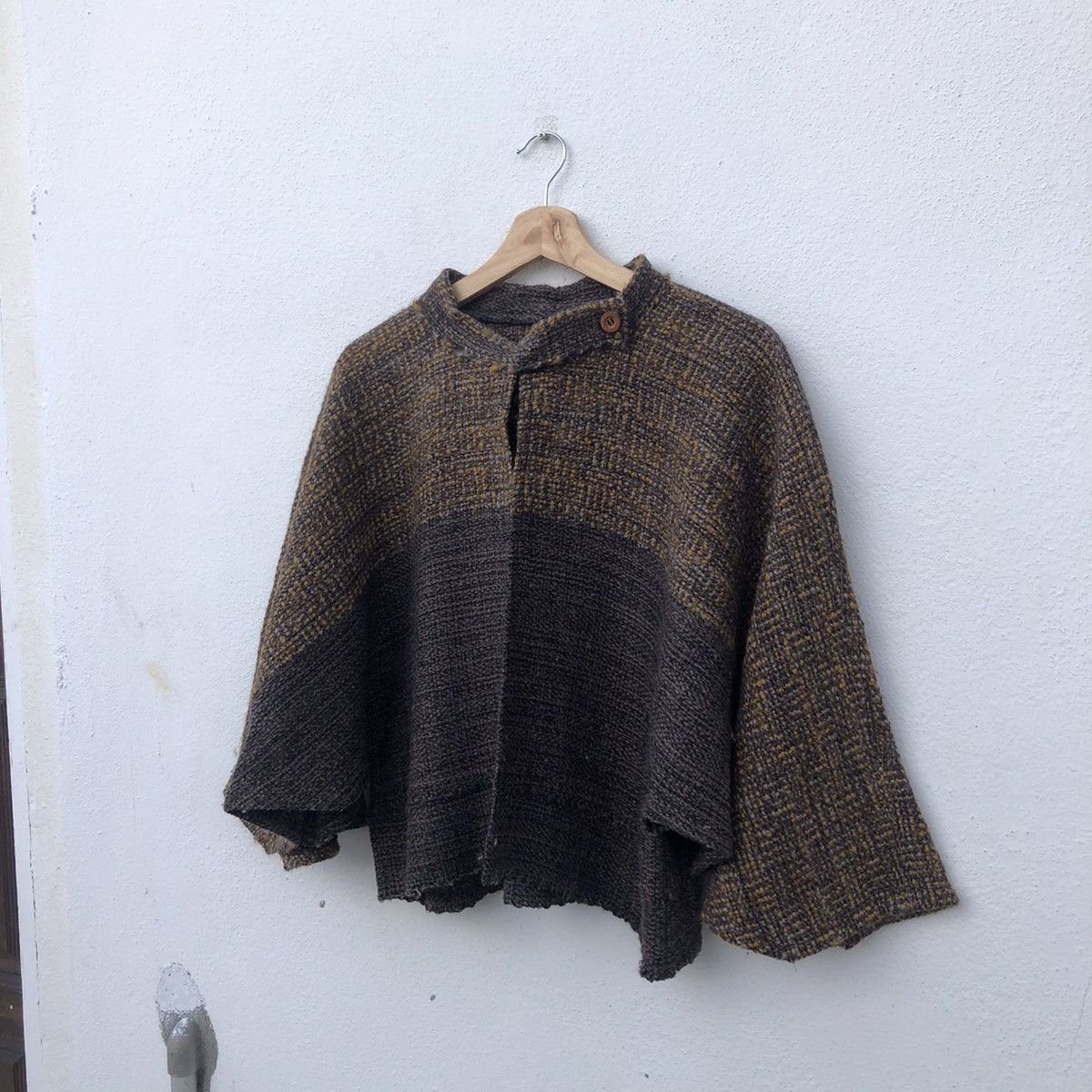 Japanese Brand VINTAGE CROPPED LONG SLEEVE TRITONE COLOUR Size US M / EU 48-50 / 2 - 2 Thumbnail