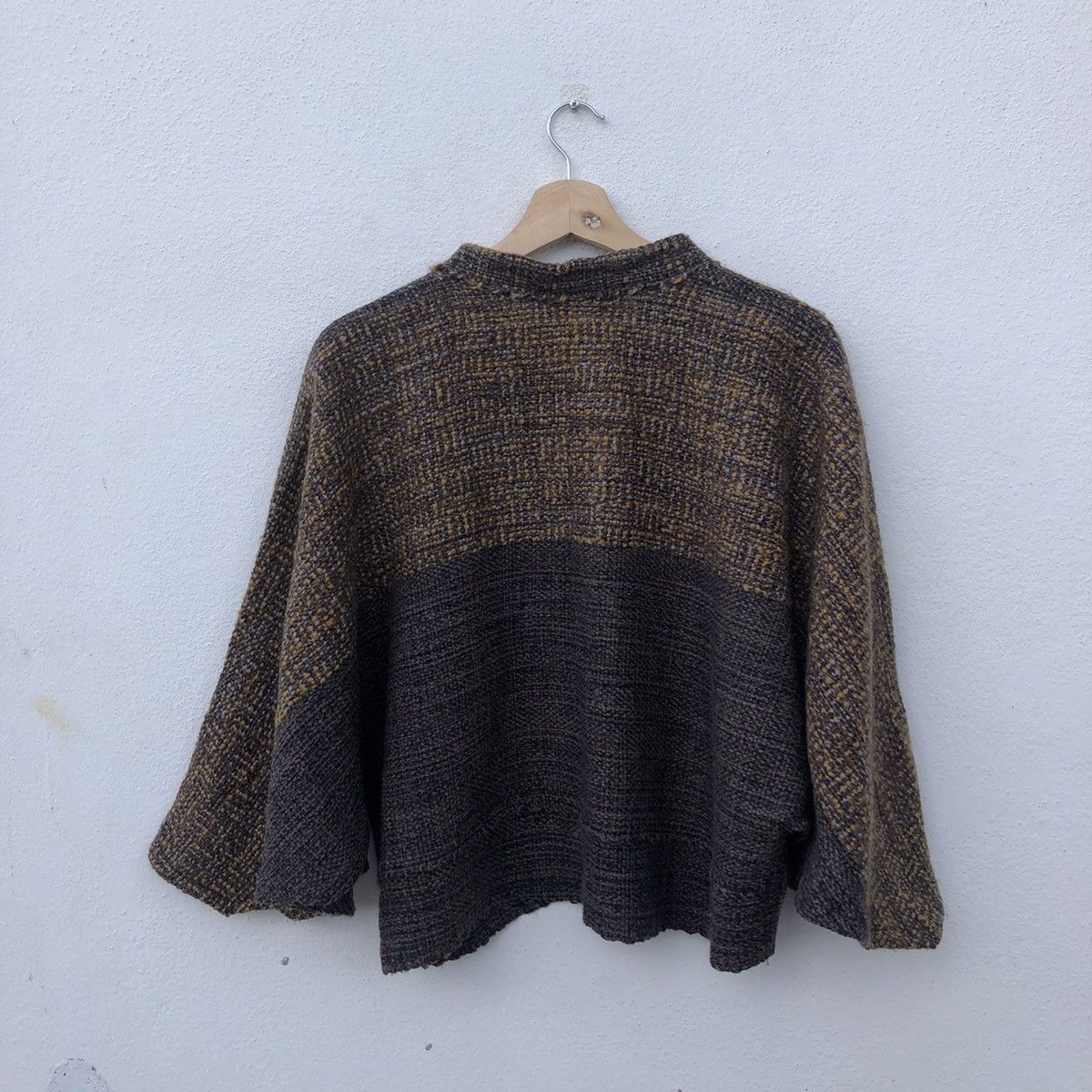 Japanese Brand VINTAGE CROPPED LONG SLEEVE TRITONE COLOUR Size US M / EU 48-50 / 2 - 7 Thumbnail