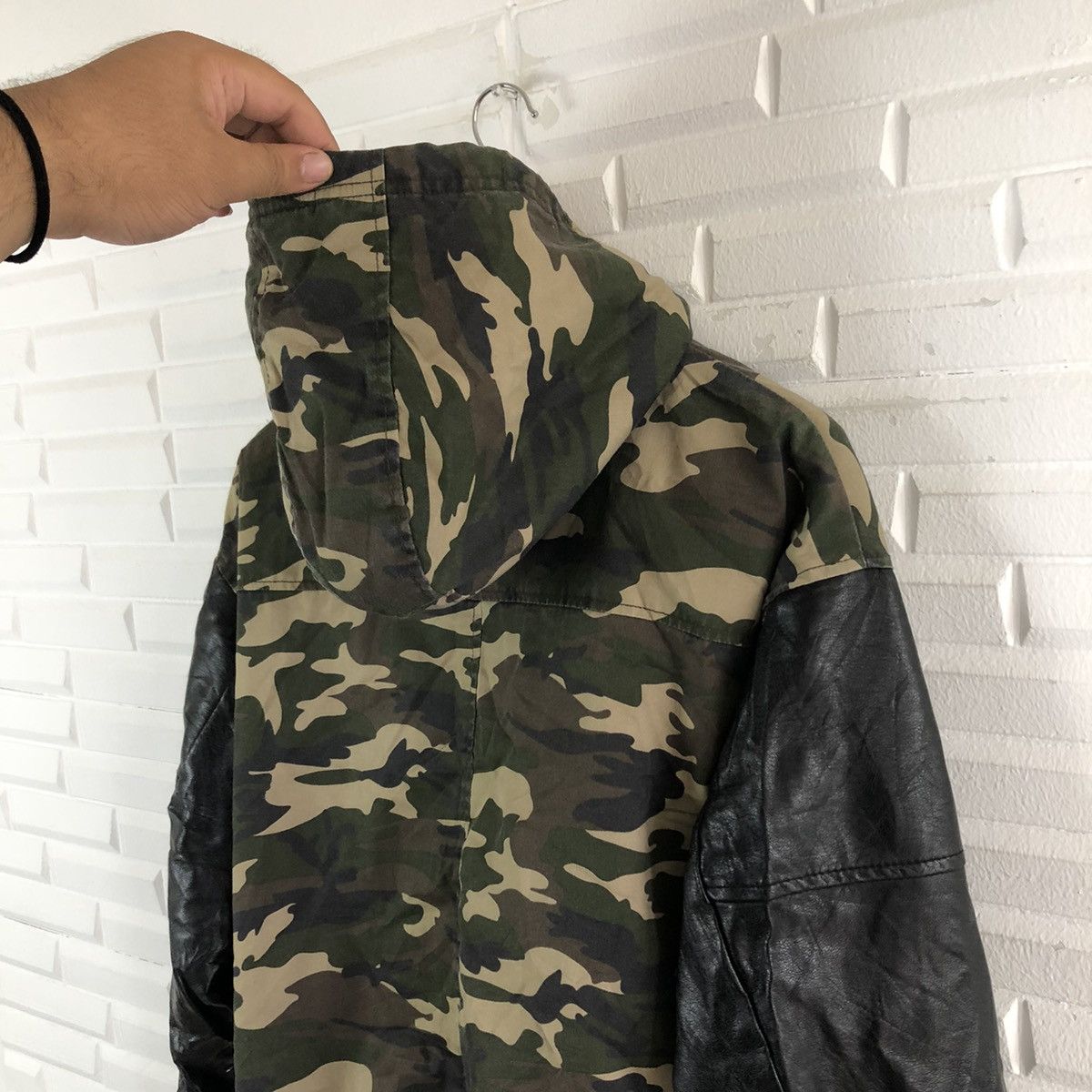 Japanese Brand CAMO BLACK HOODIE ZIPPER JACKET RICHE GLAMOUR Size US M / EU 48-50 / 2 - 9 Thumbnail