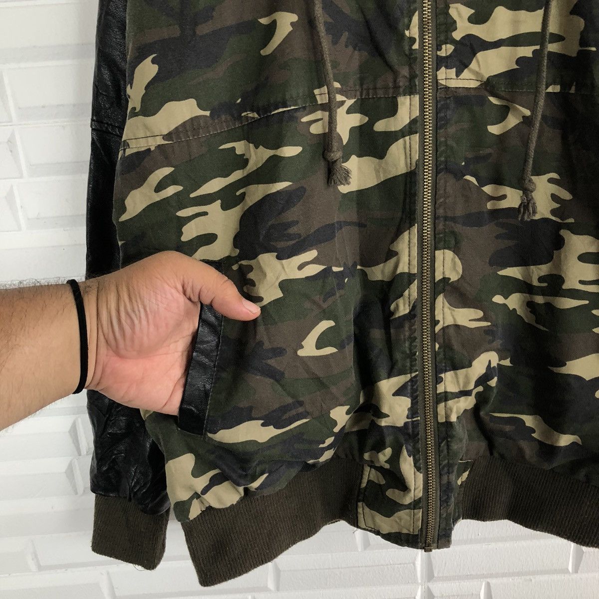 Japanese Brand CAMO BLACK HOODIE ZIPPER JACKET RICHE GLAMOUR Size US M / EU 48-50 / 2 - 6 Thumbnail