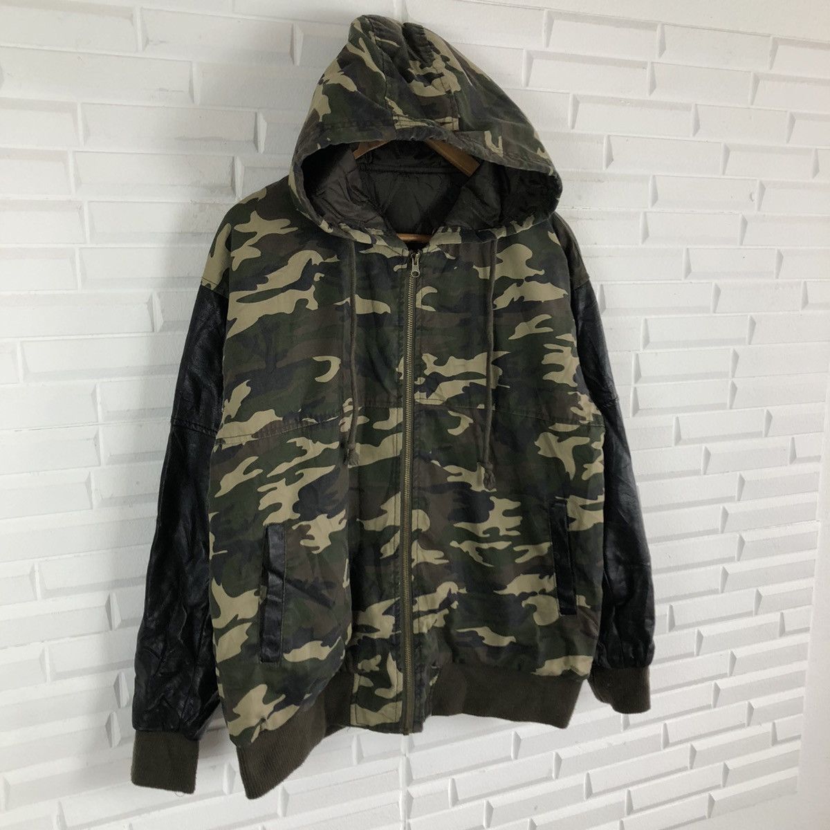 Japanese Brand CAMO BLACK HOODIE ZIPPER JACKET RICHE GLAMOUR Size US M / EU 48-50 / 2 - 2 Thumbnail