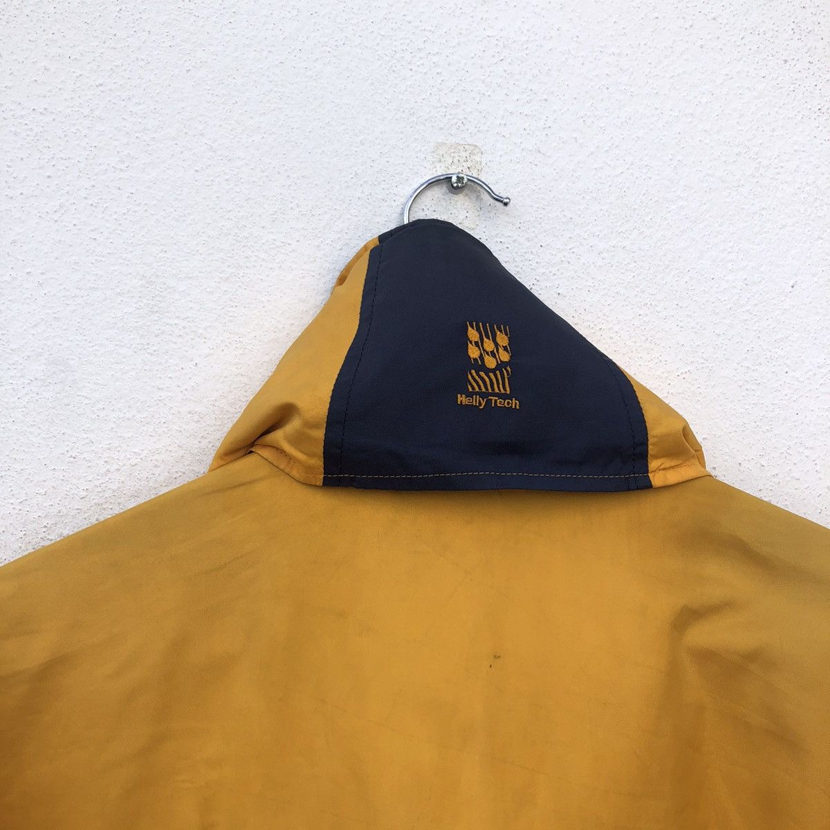 Helly Hansen RARE COMBINATION COLOUR HELLY HANSEN HOODIE WINDBREAKER Size US L / EU 52-54 / 3 - 9 Thumbnail