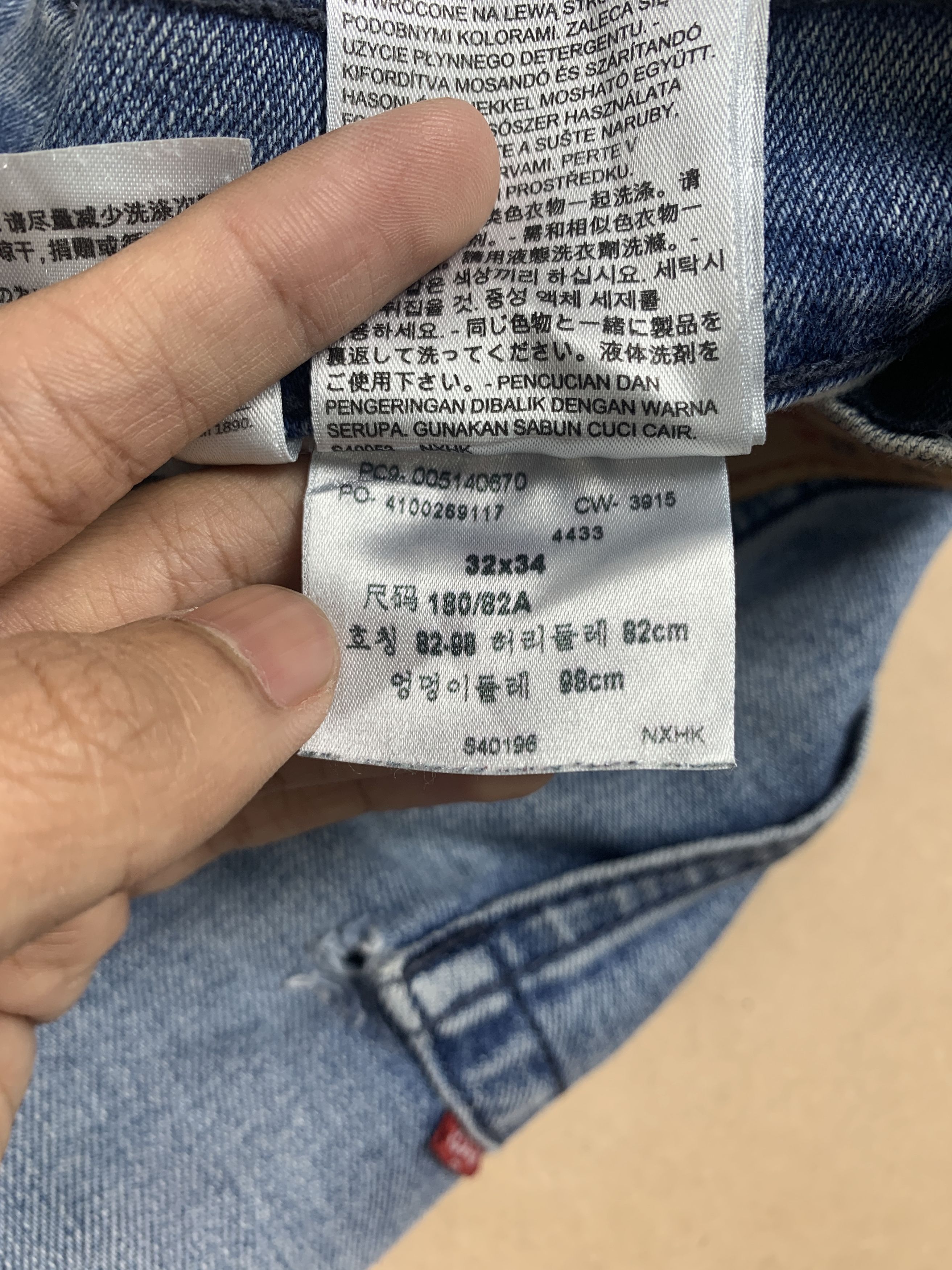 Levi's × Vintage Vintage LEVI'S 514 Distressed Straight Cut Mid Wash Jeans Size US 34 / EU 50 - 14 Thumbnail