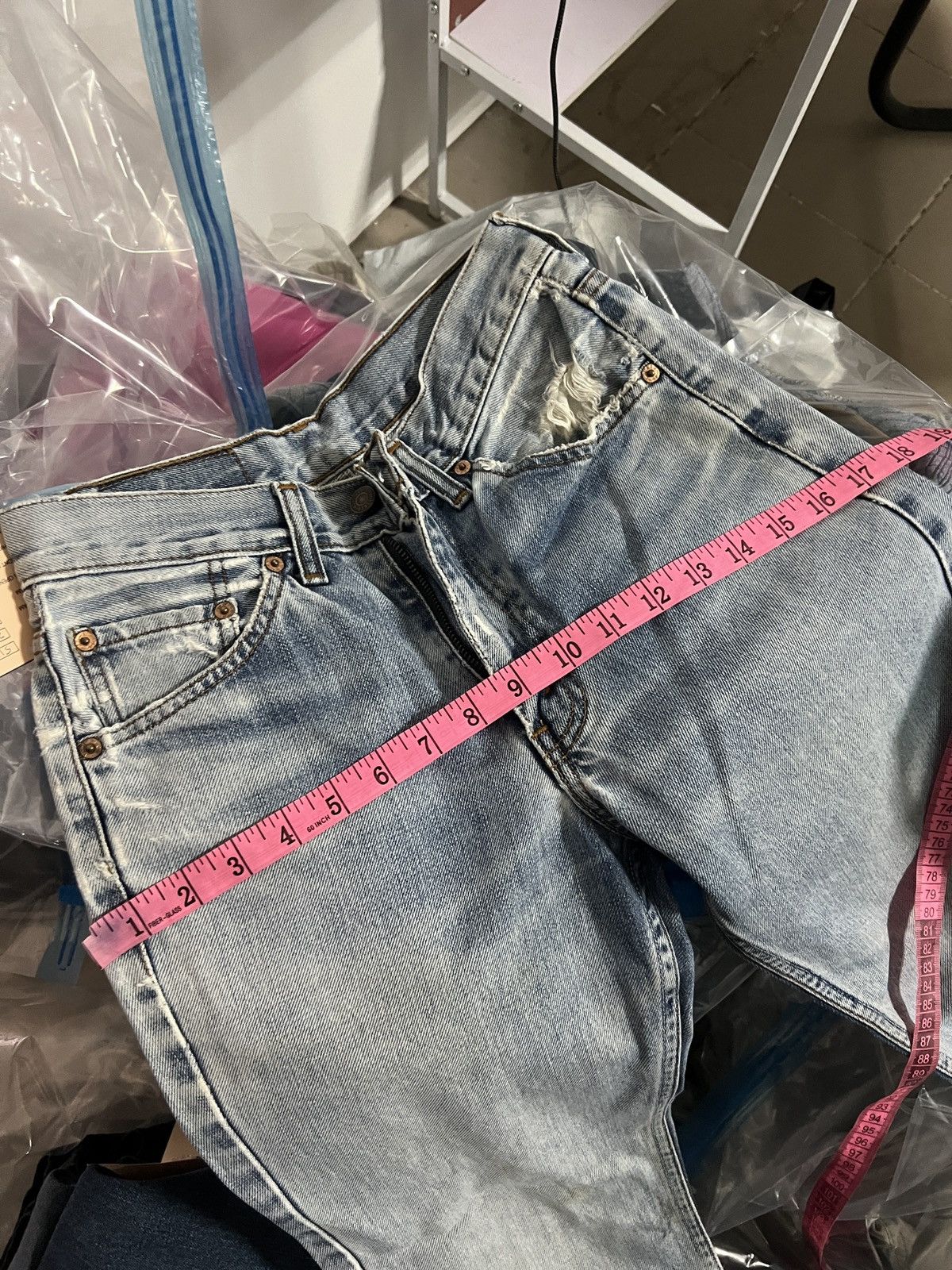Levi's Vintage LEVI'S 517 Distressed Flared Bootcut Jeans P0143 Size US 26 / EU 42 - 16 Thumbnail