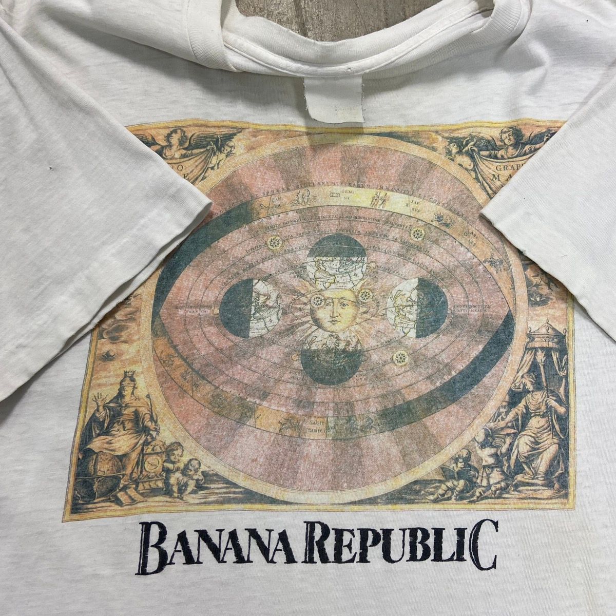 Banana Republic Vintage 90s Banana Republic Single Stitch Art T-Shirt Size US L / EU 52-54 / 3 - 1 Preview
