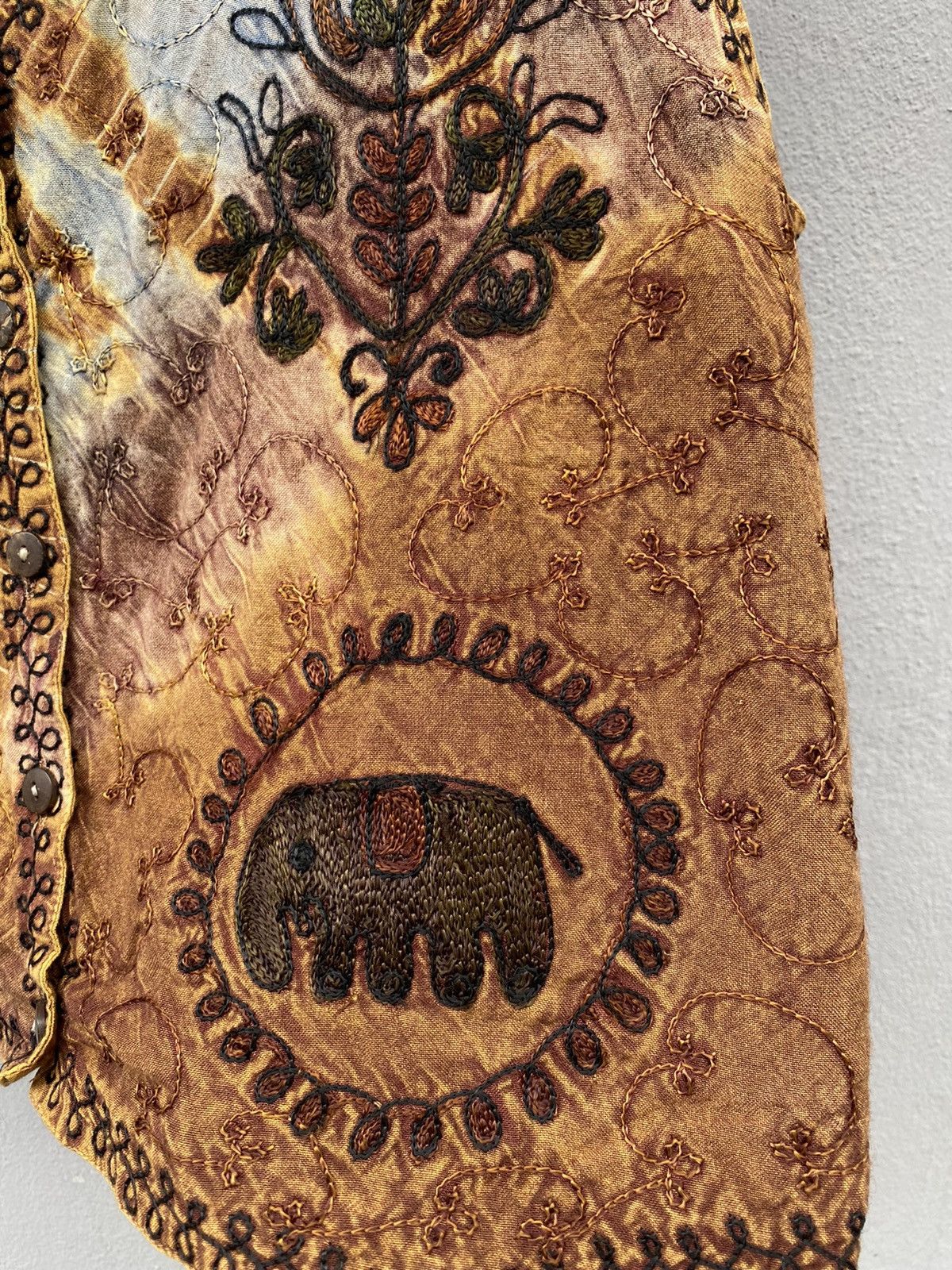 Vintage vintage rare embroidery vest 100% rayon motive to elephant Size US L / EU 52-54 / 3 - 3 Thumbnail