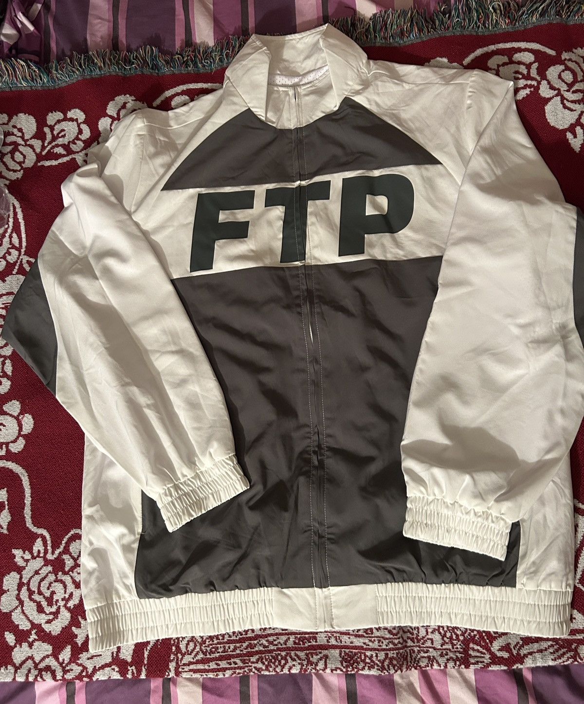 FTP PIPE TRACK JACKET CHARCOL XL - ナイロンジャケット