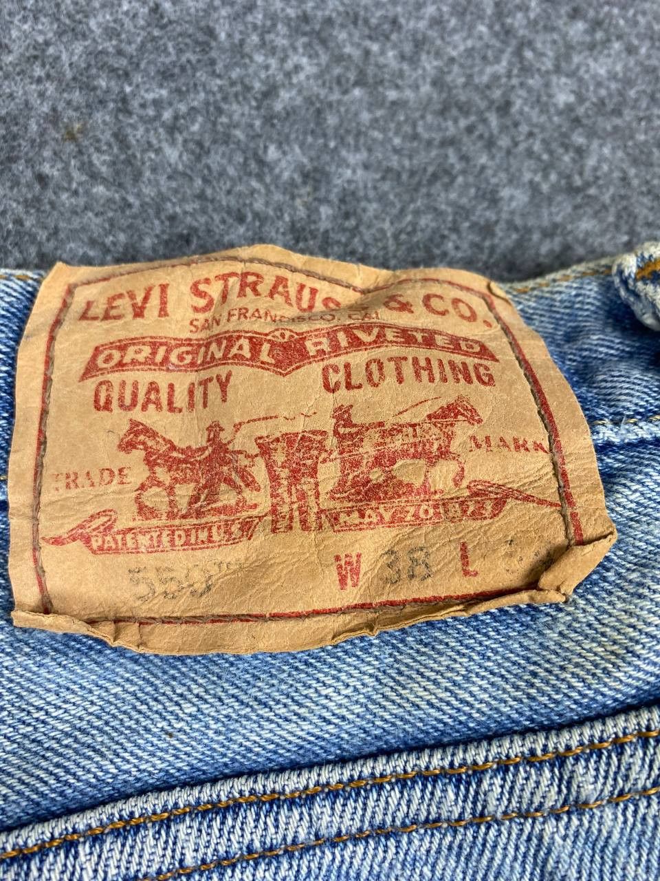 Levi's vintage levis 550 relaxed fit distressed denim Size US 39 - 7 Thumbnail