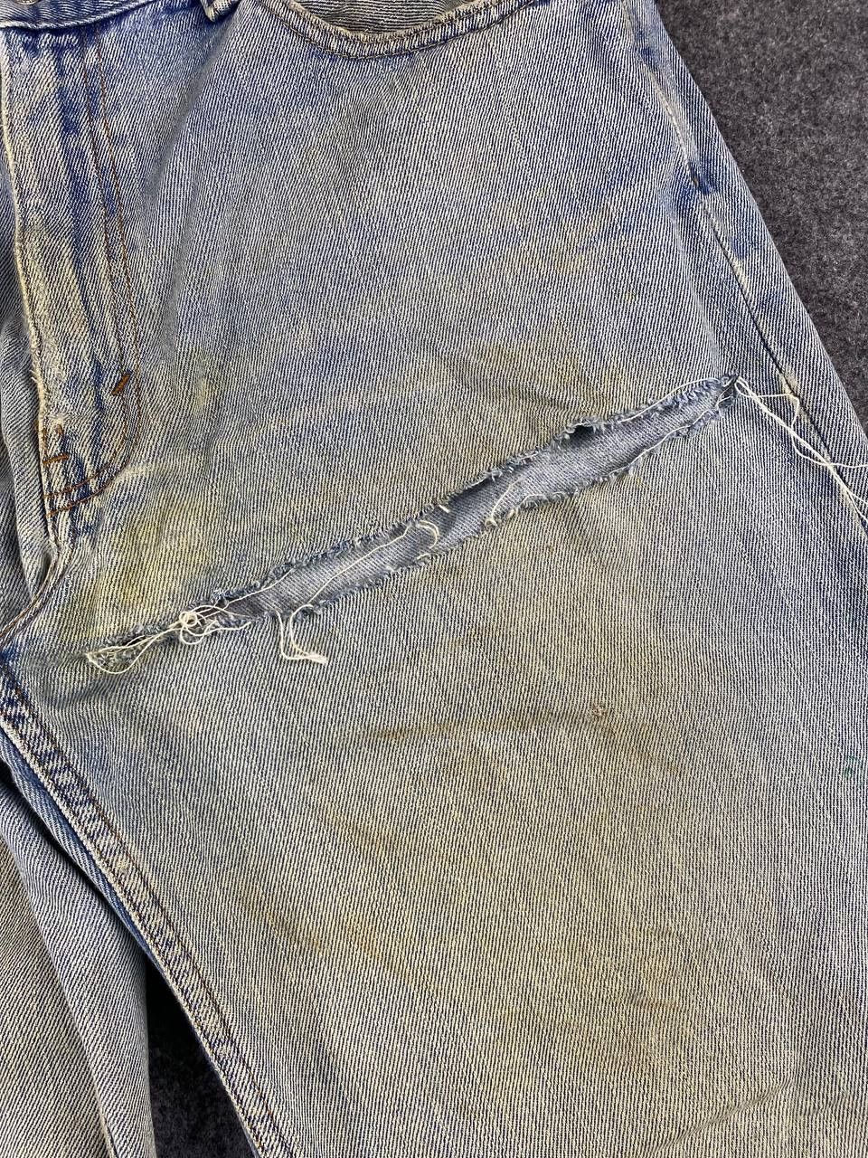 Levi's vintage levis 550 relaxed fit distressed denim Size US 39 - 12 Thumbnail