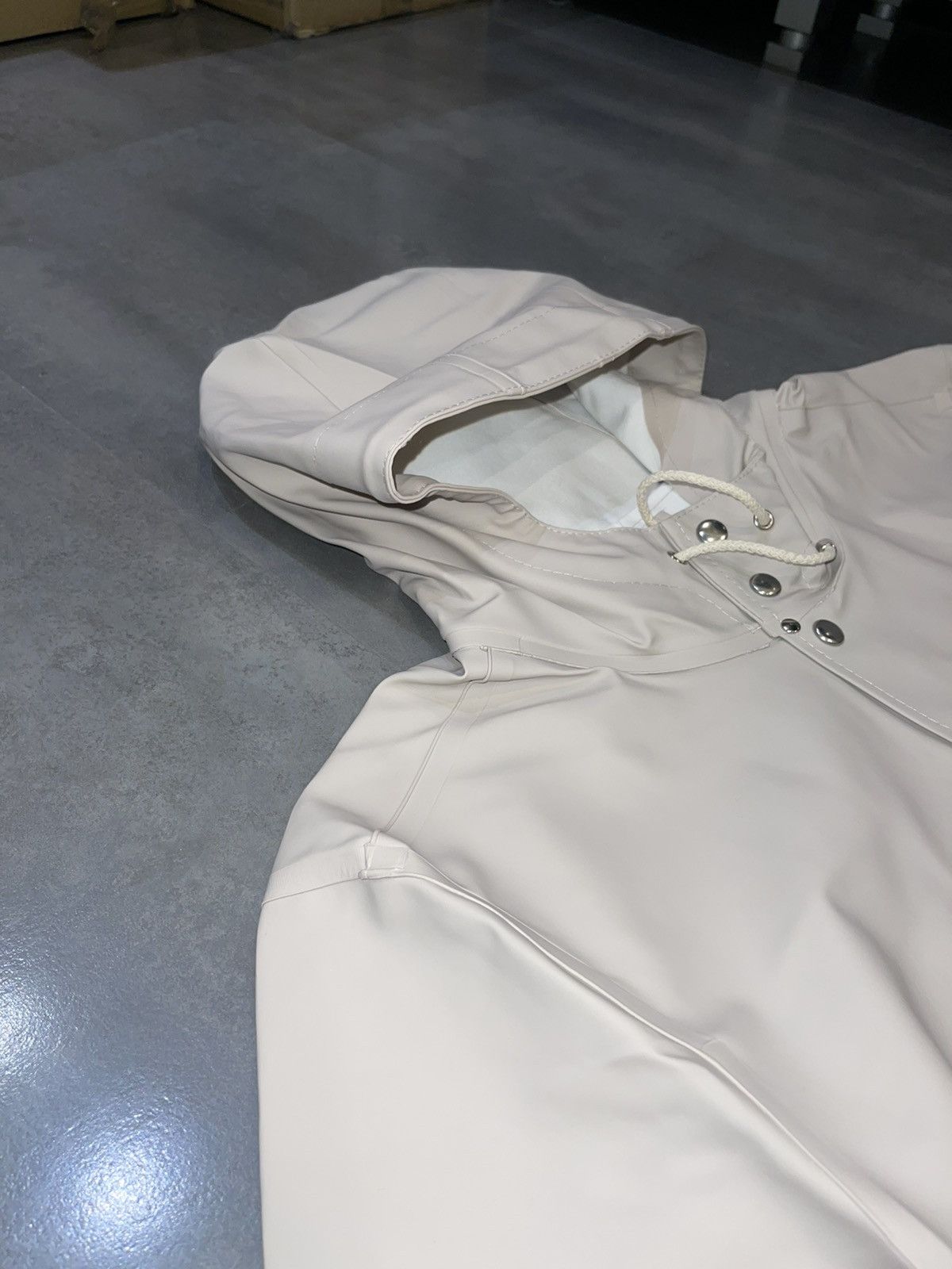 Stutterheim DS! Stutterheim Mosabacke Light Sand Raincoat Size US XL / EU 56 / 4 - 8 Thumbnail