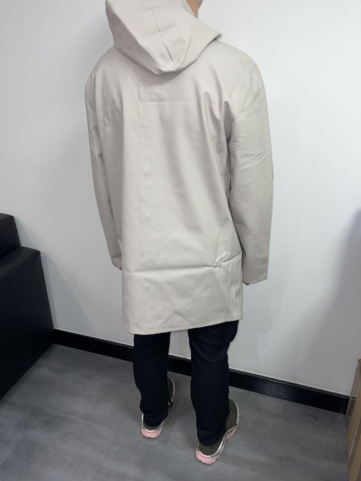 Stutterheim DS! Stutterheim Mosabacke Light Sand Raincoat Size US XL / EU 56 / 4 - 4 Thumbnail