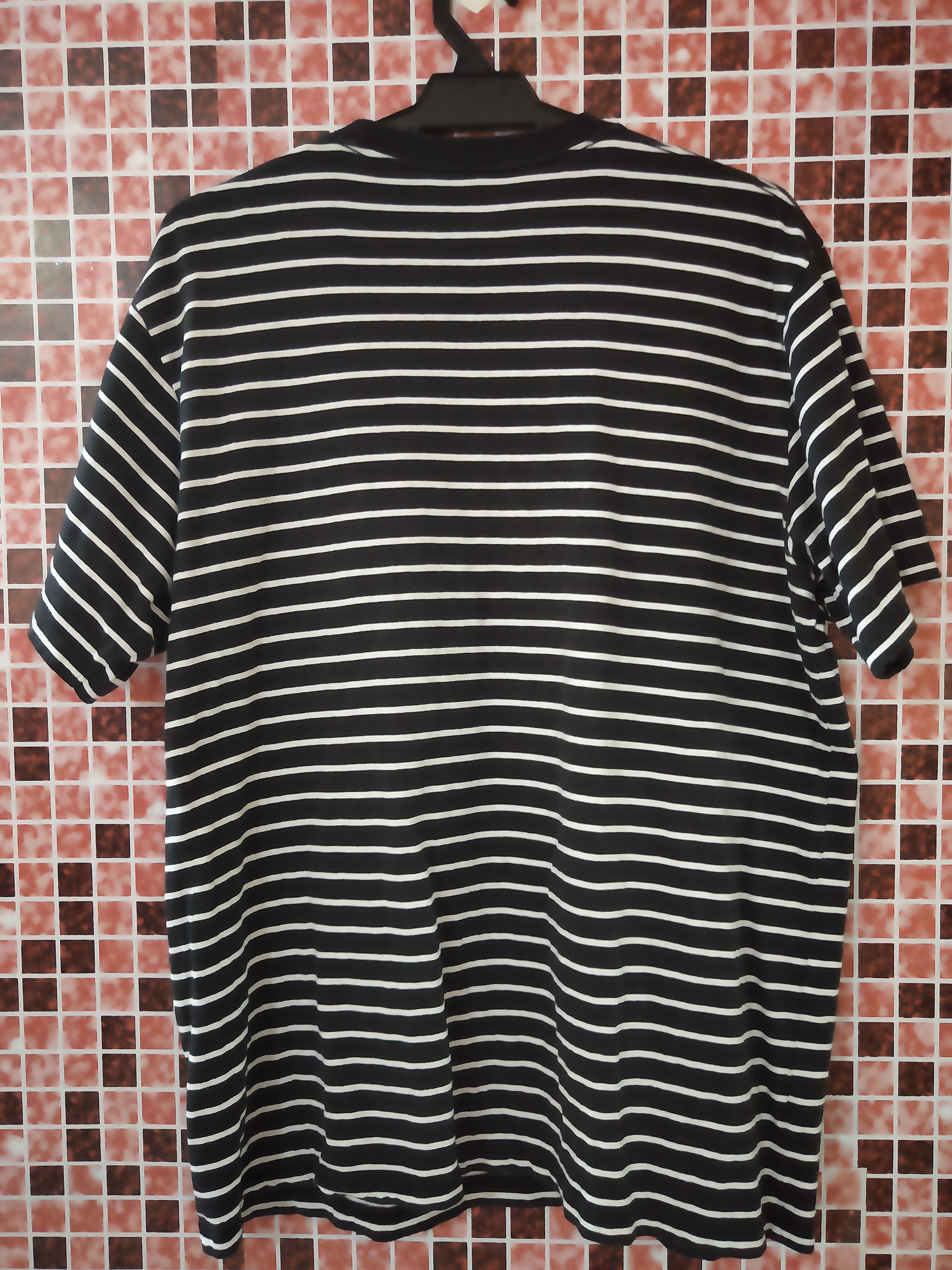 Jean-Michel Basquiat × Uniqlo Jean-Michel Basquiat Striped Pocket T-Shirt Size US XL / EU 56 / 4 - 3 Thumbnail