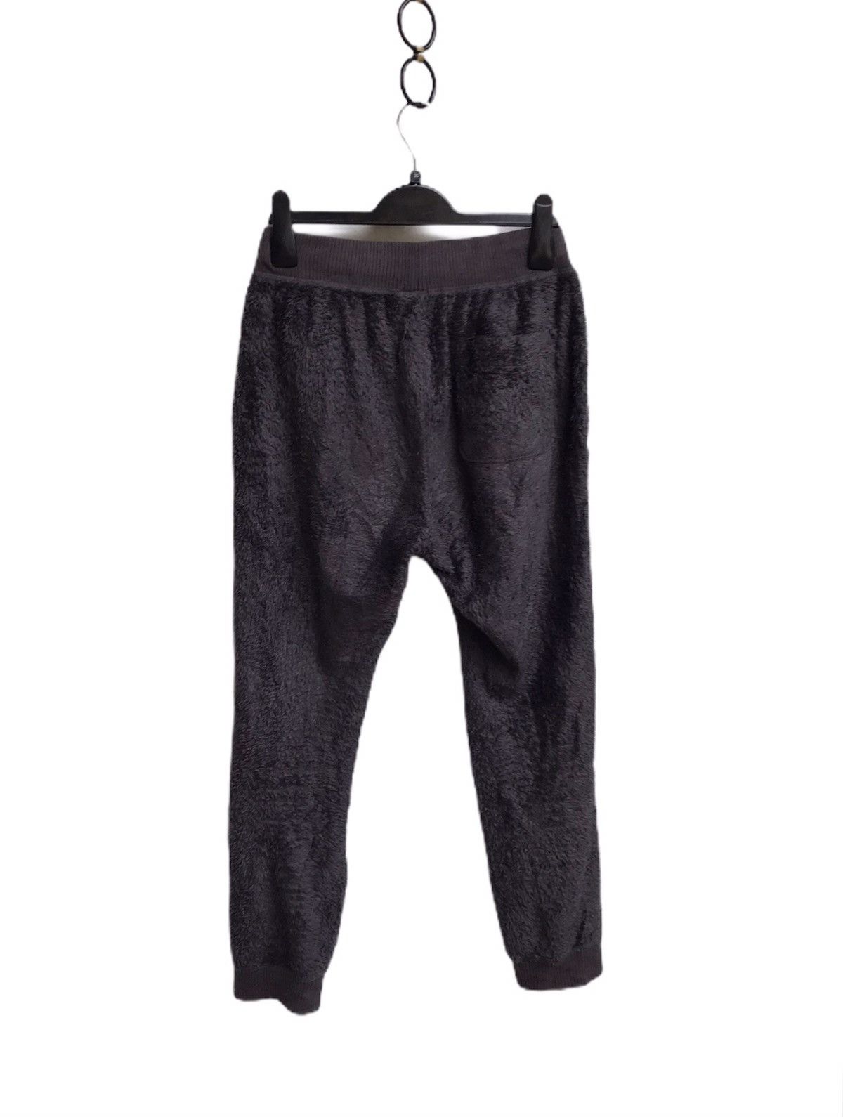 Japanese Brand × Uniqlo 🔥Uniqlo Fleece Sherpa Joggerpants Size US 26 / EU 42 - 2 Thumbnail