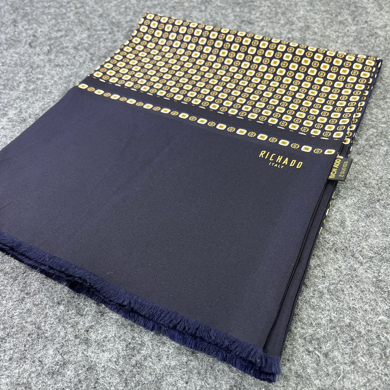 Vintage RICHADO ITALY SILK SCARVES / MUFFLER / NECKWEAR T548 Size ONE SIZE - 5 Thumbnail