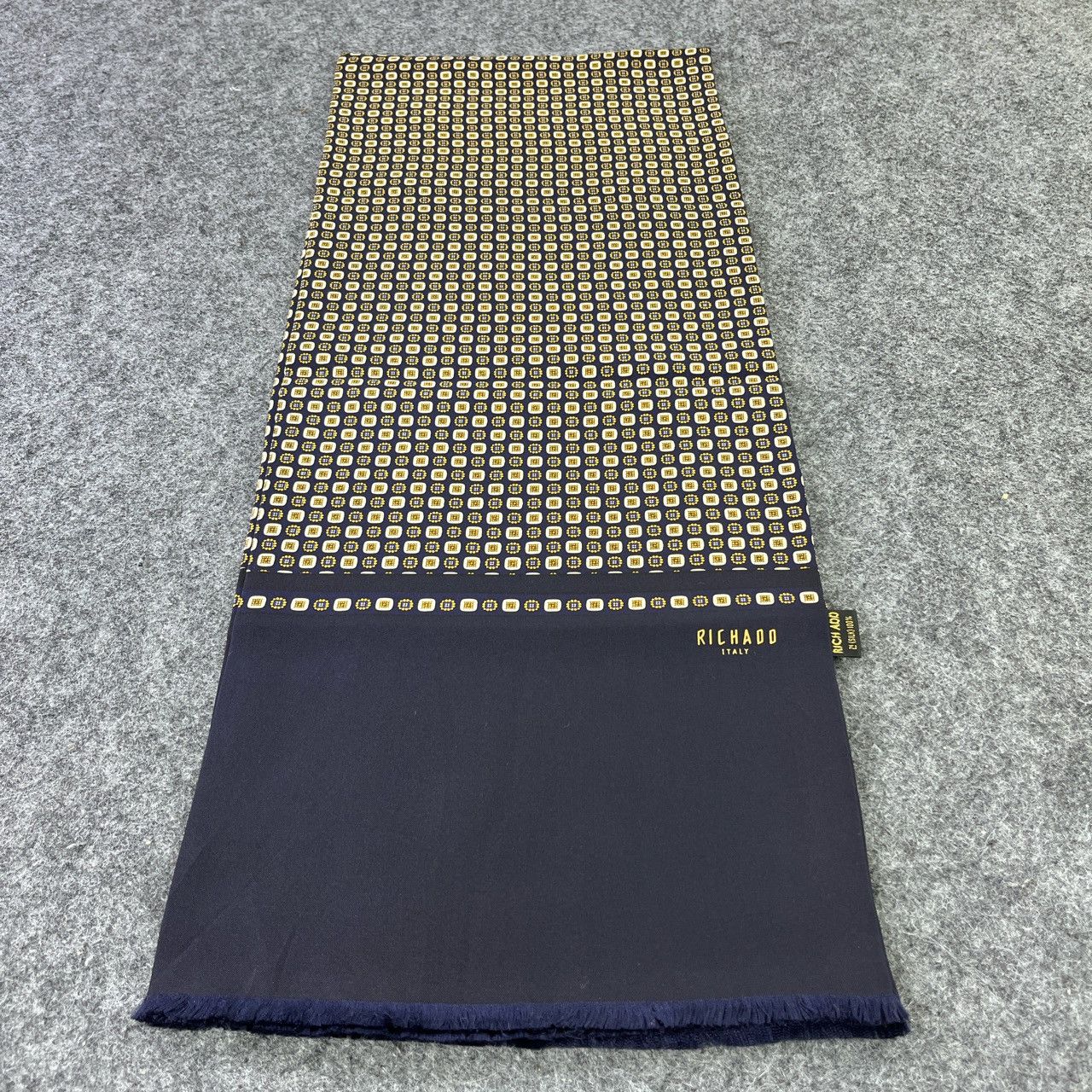 Vintage RICHADO ITALY SILK SCARVES / MUFFLER / NECKWEAR T548 Size ONE SIZE - 2 Thumbnail