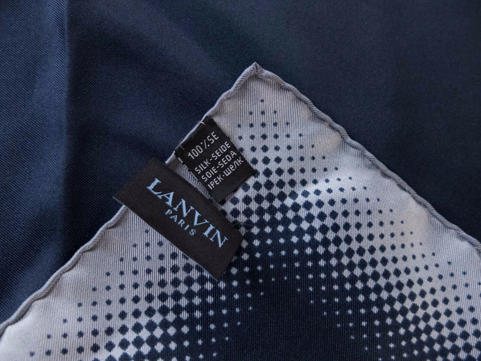 Lanvin LANVIN Paris navy blue silk pocket square authentic Size ONE SIZE - 3 Thumbnail