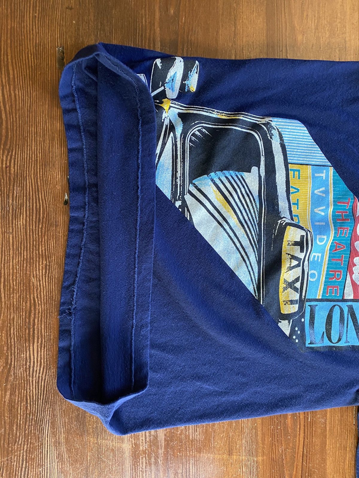 Vintage Vintage 1989 London Taxi Cola Video Sign Single Stitch Tee Size US S / EU 44-46 / 1 - 13 Thumbnail