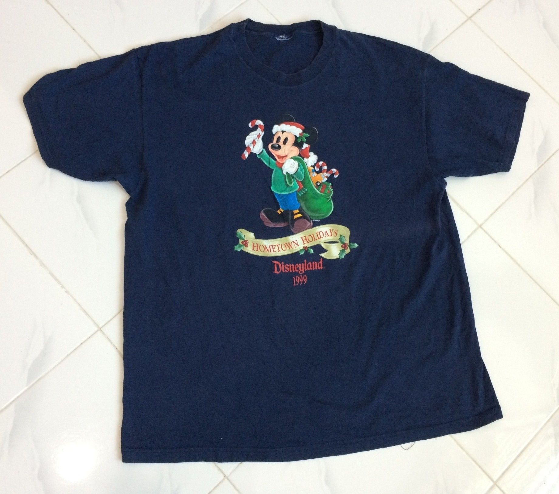 Mickey Mouse Vintage 1999 Mickey Mouse Hometown Holidays Disneyland Tees Size US L / EU 52-54 / 3 - 7 Thumbnail