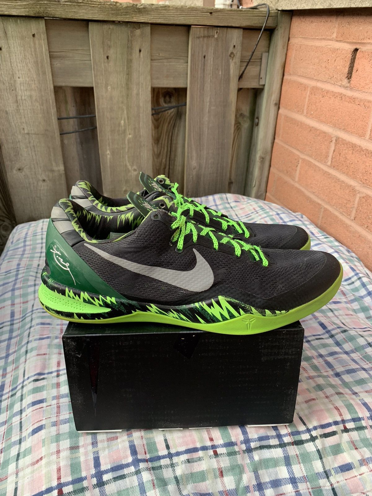 image of Kobe Mentality x Nike Kobe 8 System Philippines Pack George Green Shoes in Black Gorge Green Metall