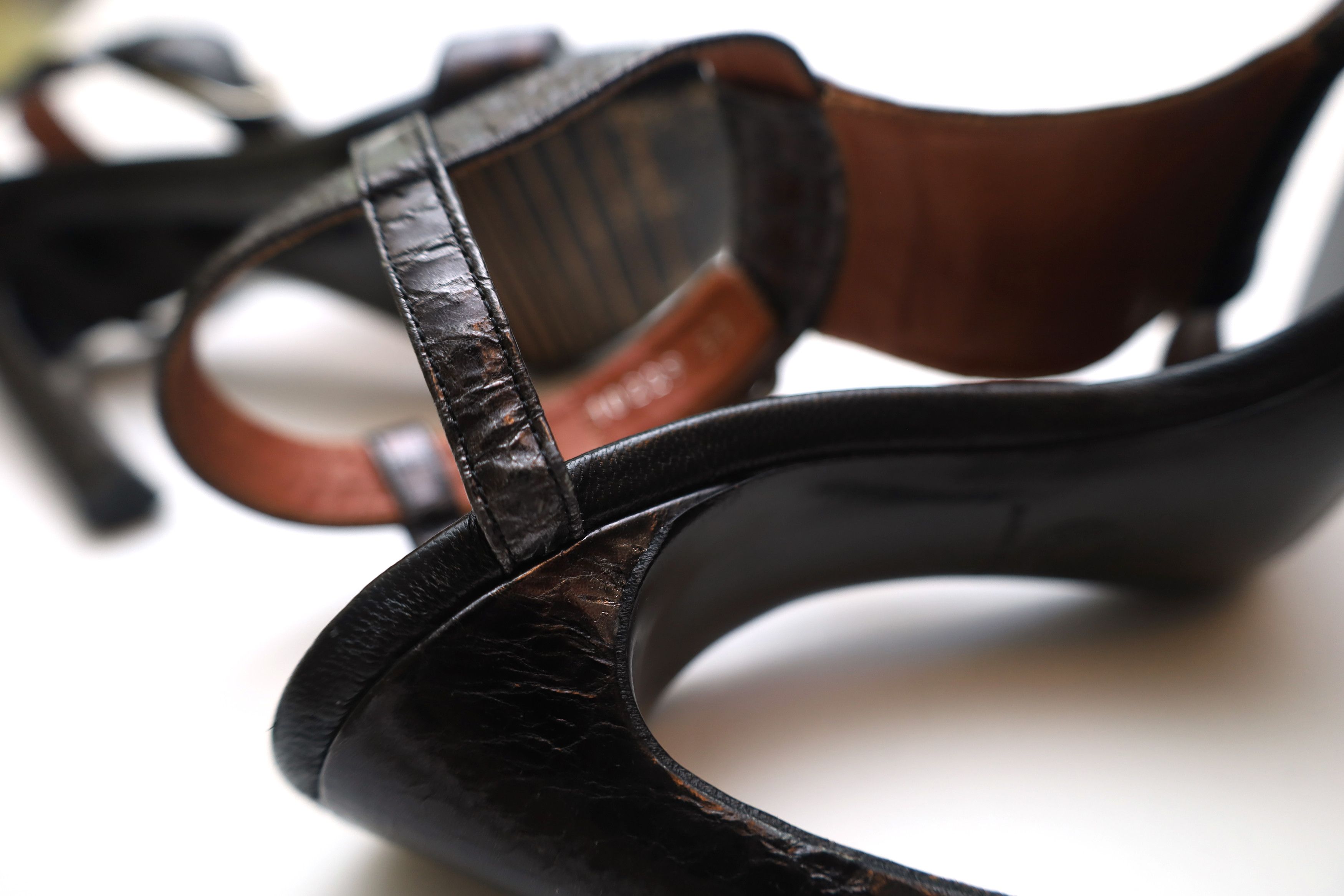 Dries Van Noten Last drop! Dries van Noten Snakeskin Sandals Size US 7 / IT 37 - 6 Thumbnail
