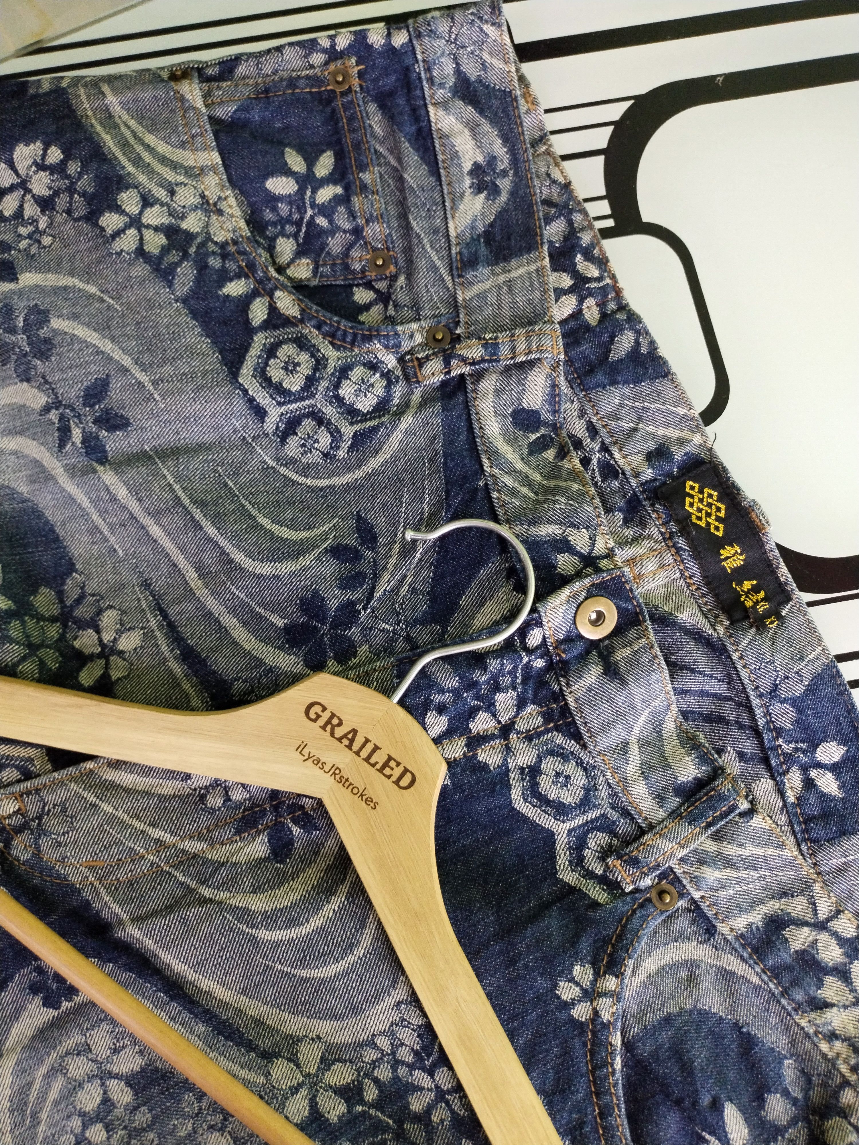 Japanese Brand BLUE FLORAL PRINT JEANS UNISEX Size 42" / US 20 - 15 Thumbnail