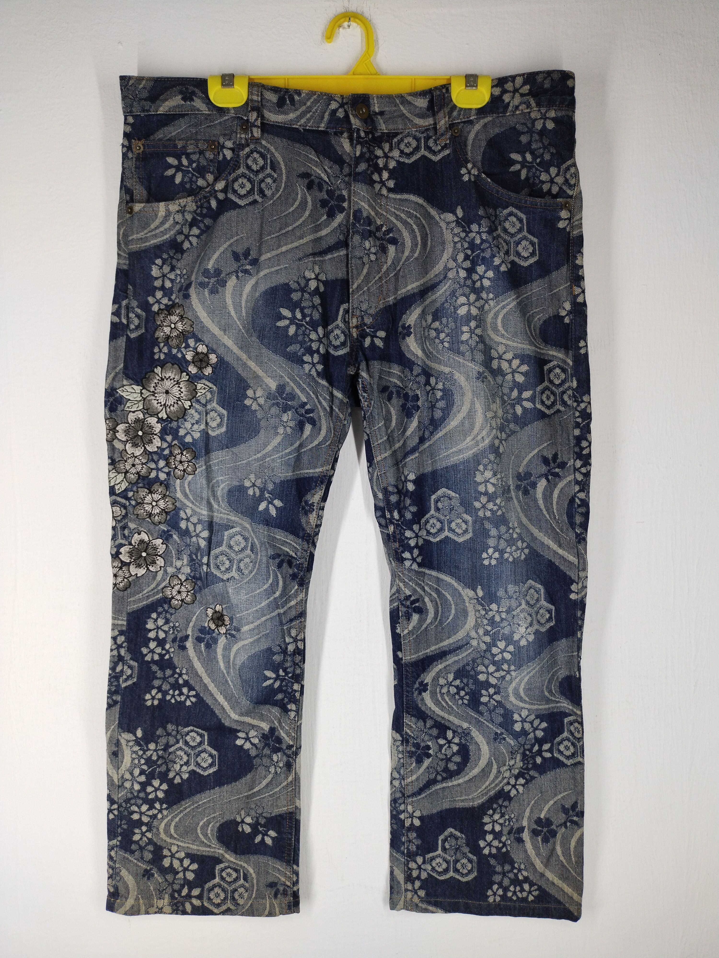 Japanese Brand BLUE FLORAL PRINT JEANS UNISEX Size 42" / US 20 - 1 Thumbnail
