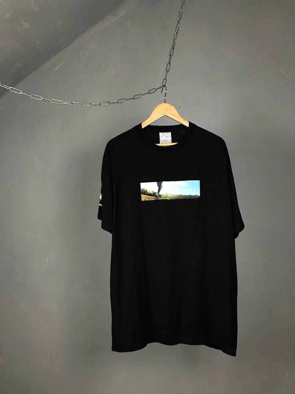 Nike Nike swoosh streetwear vintage center logo print tee Size US L / EU 52-54 / 3 - 1 Thumbnail
